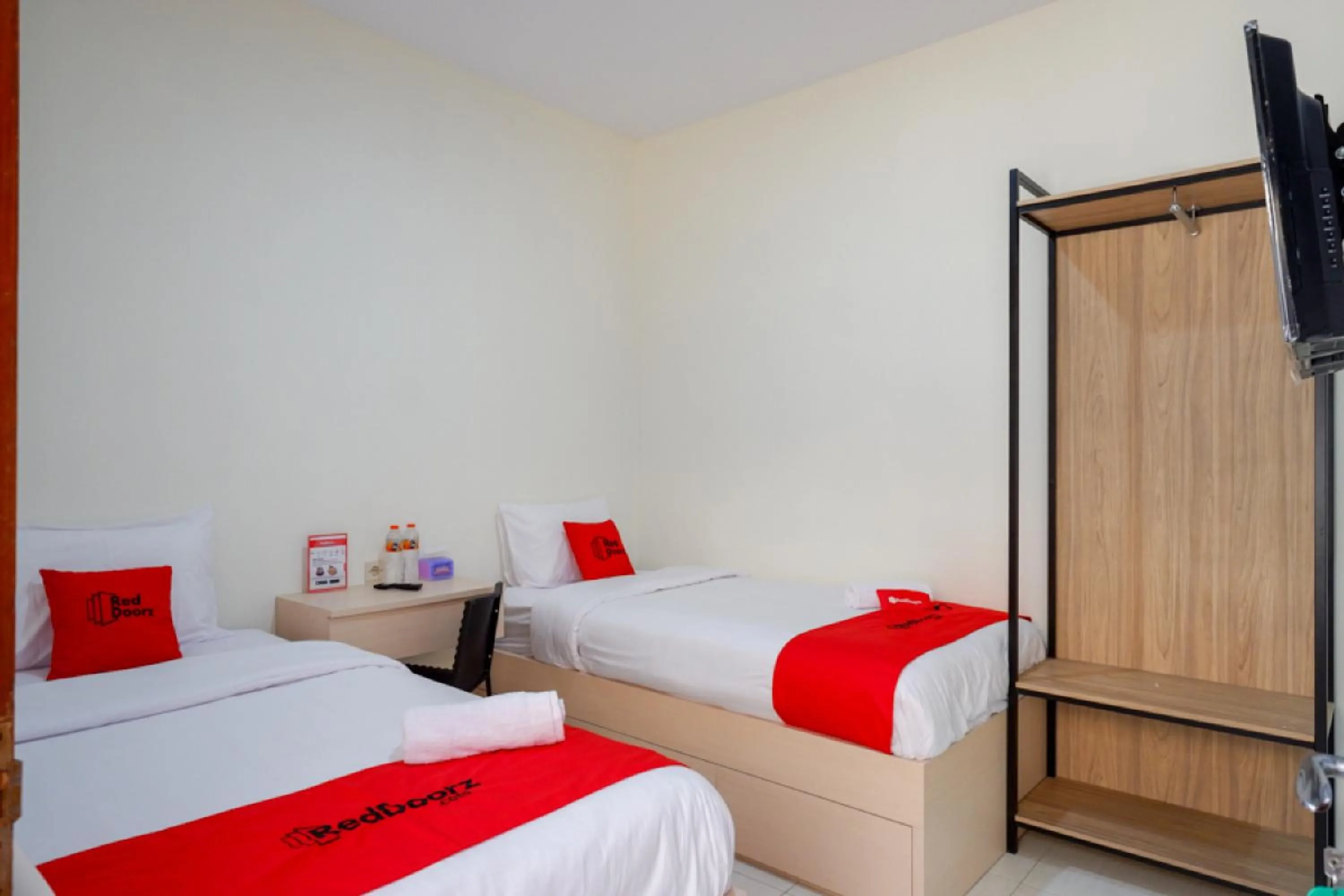 Bedroom, Bed in RedDoorz near Alun Alun Kudus 2
