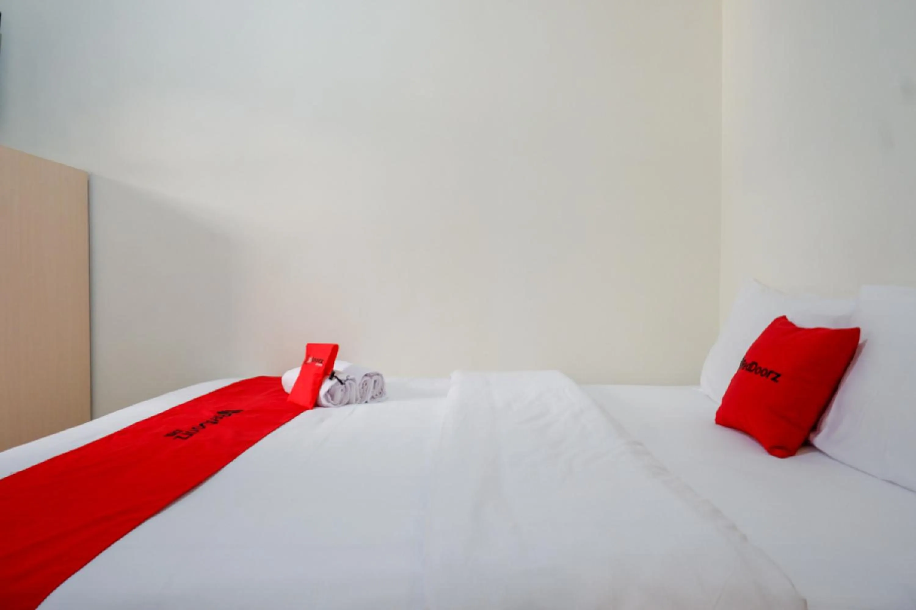 Bedroom, Bed in RedDoorz near Alun Alun Kudus 2