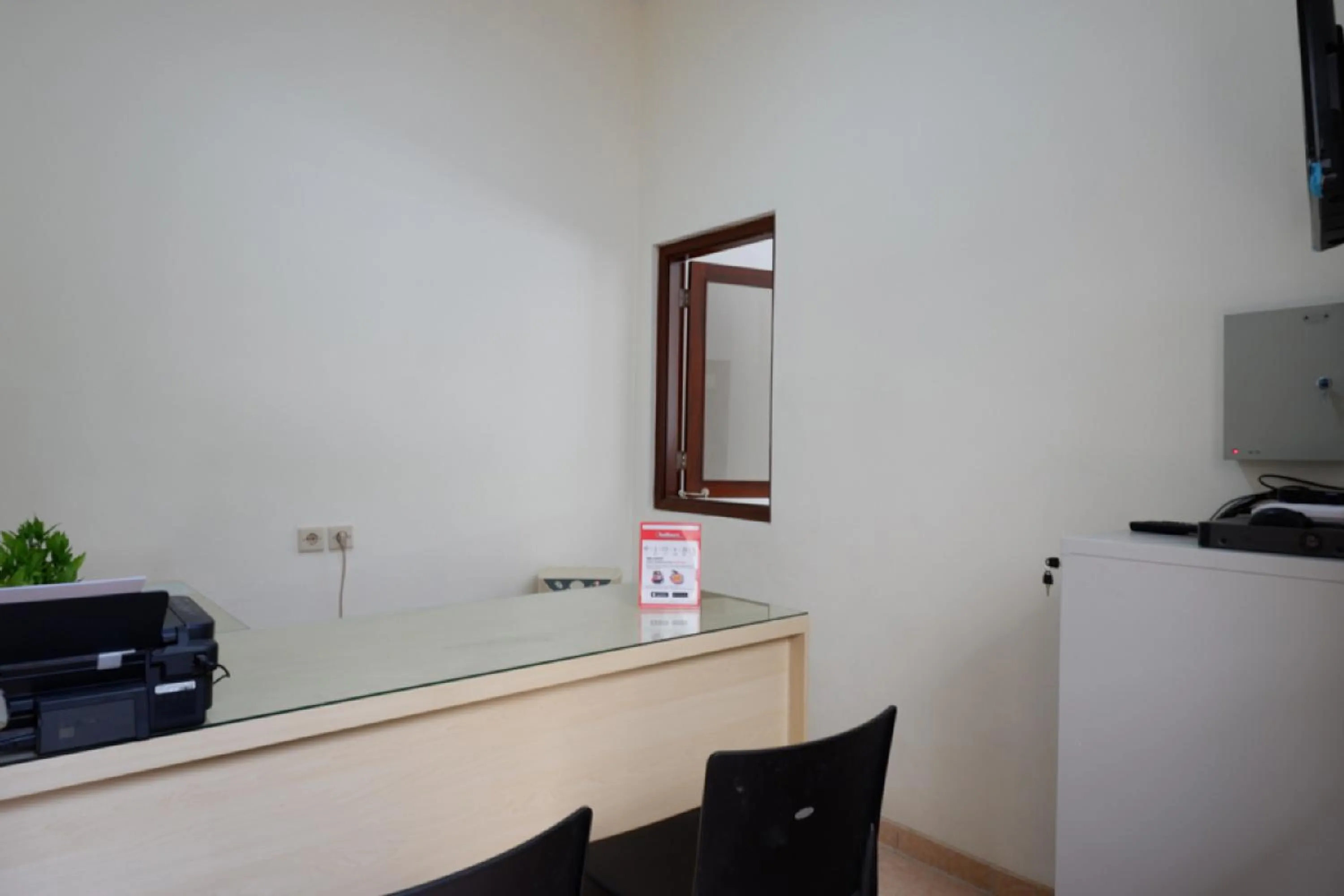 Lobby or reception in RedDoorz near Alun Alun Kudus 2