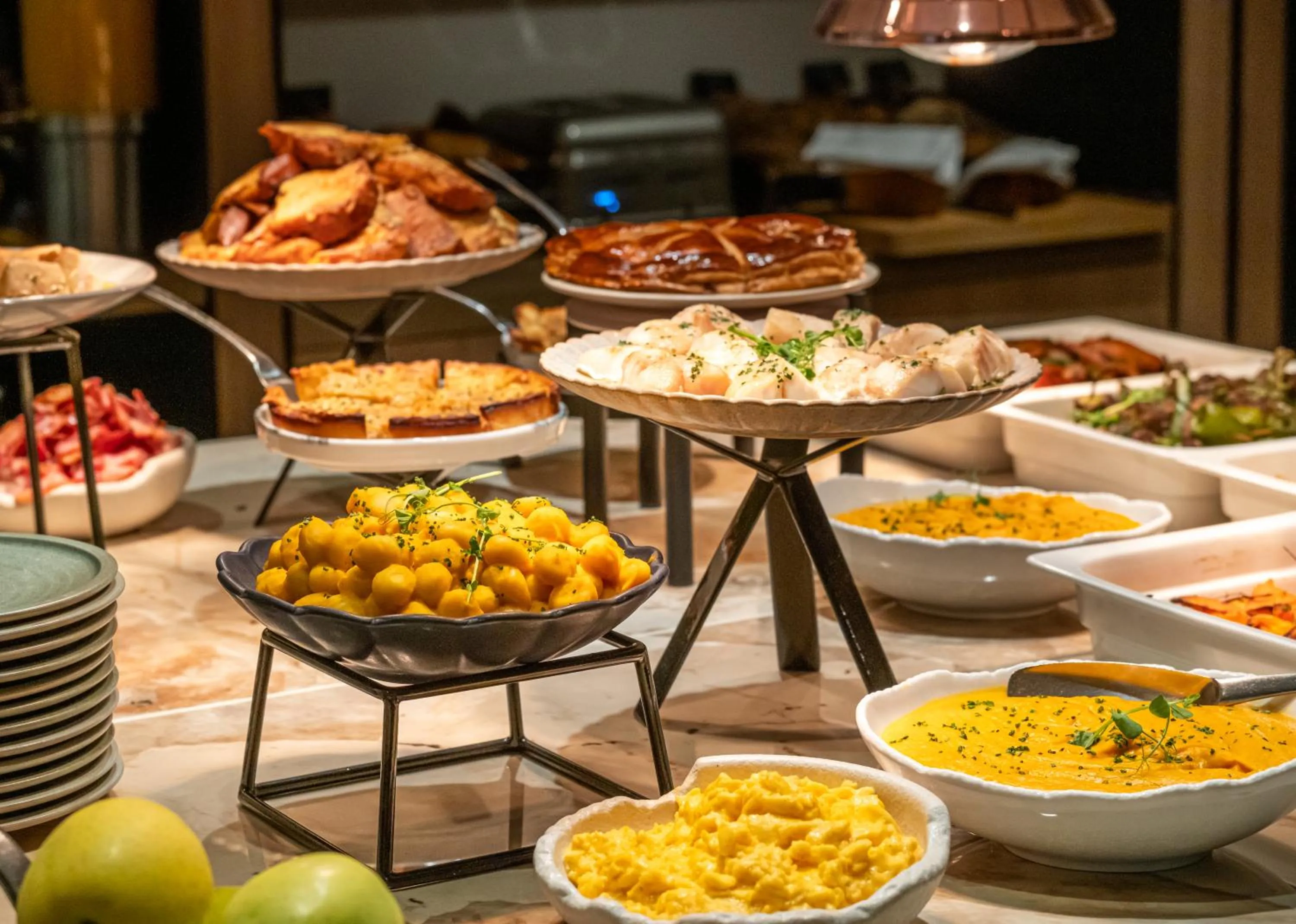 Restaurant/places to eat in FirstName Toulouse Résidence