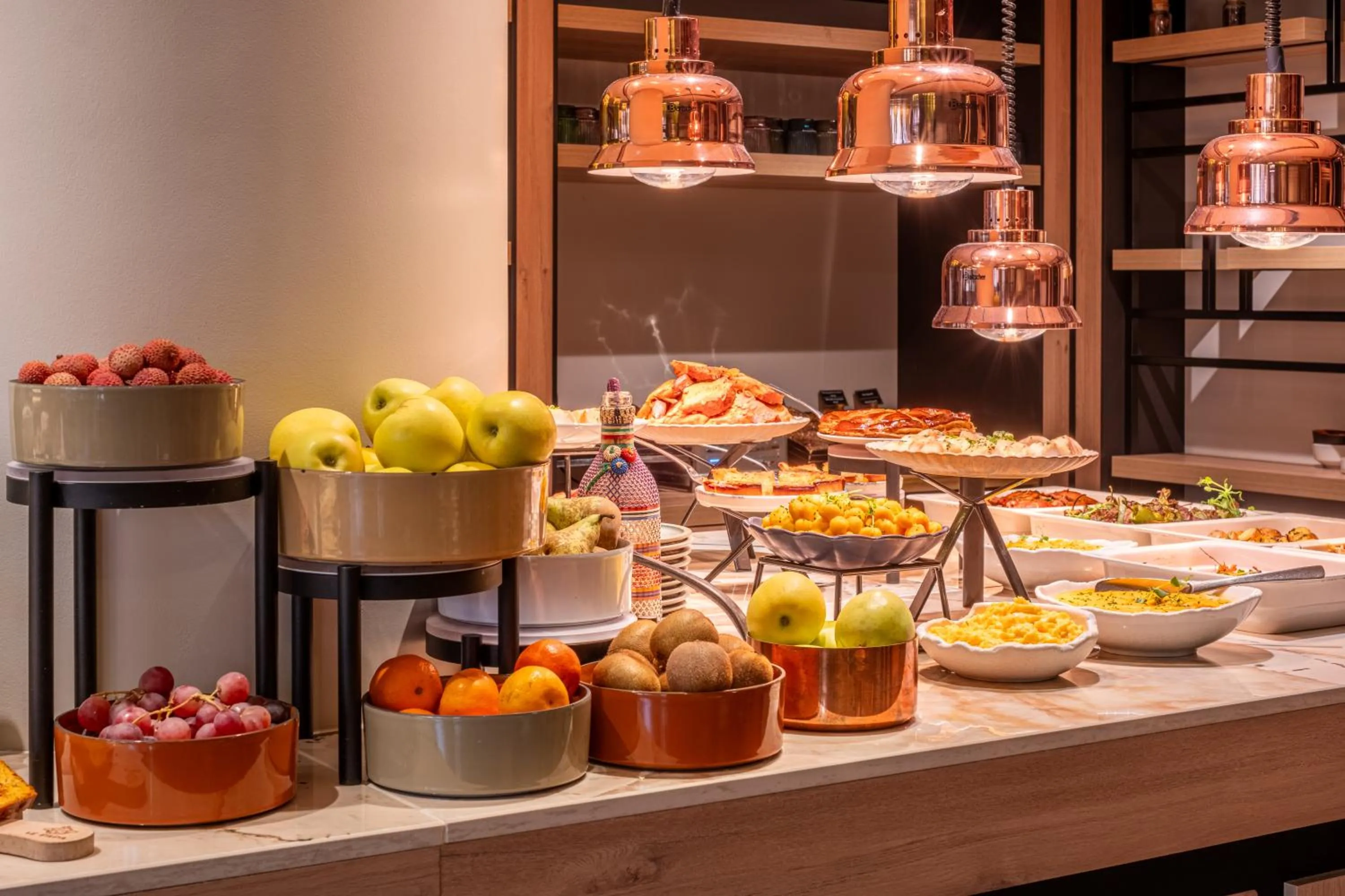 Restaurant/places to eat in FirstName Toulouse Résidence