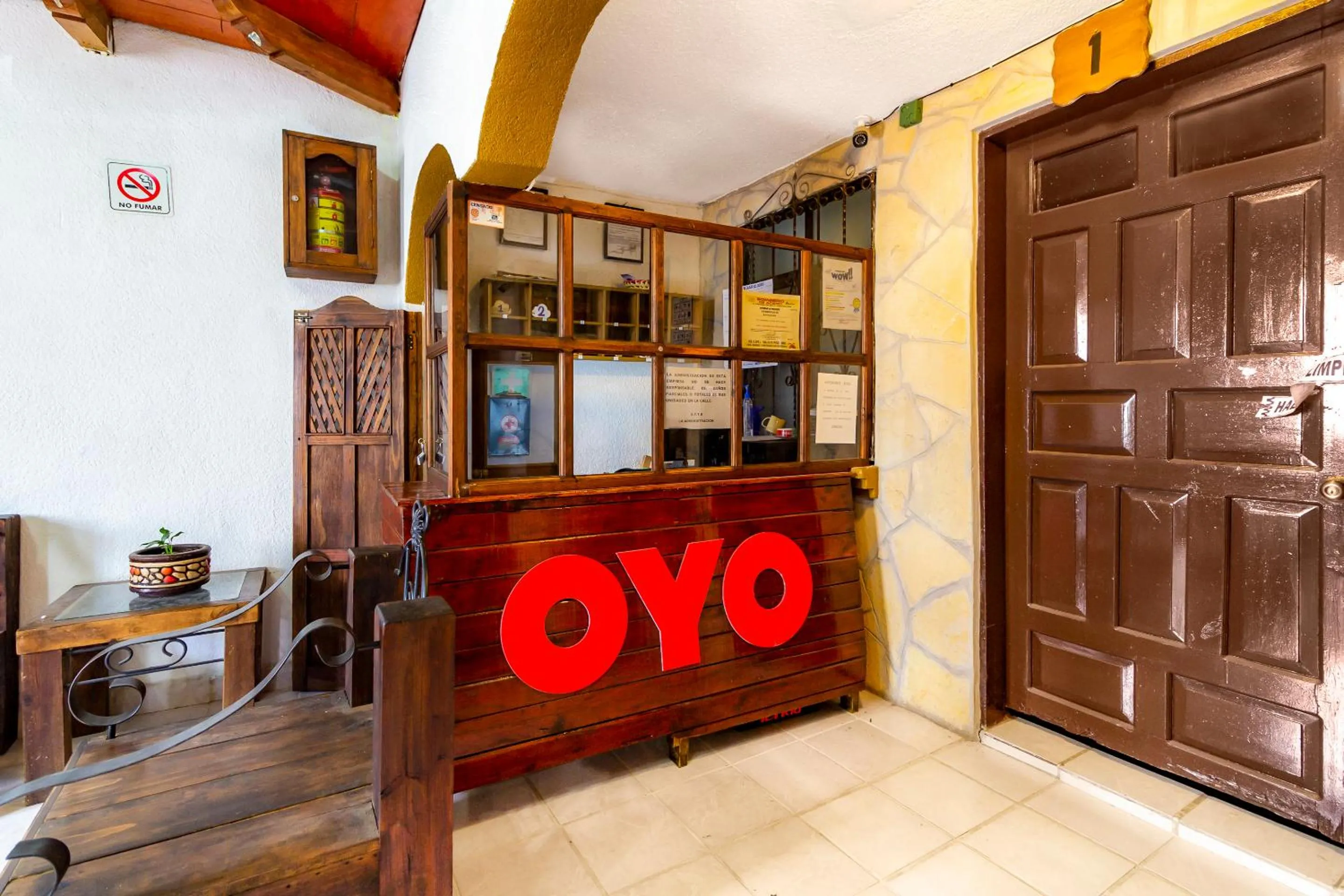 Lobby or reception in OYO Hotel Las Nubes,Mercado de Dulces y Artesanias Ambar
