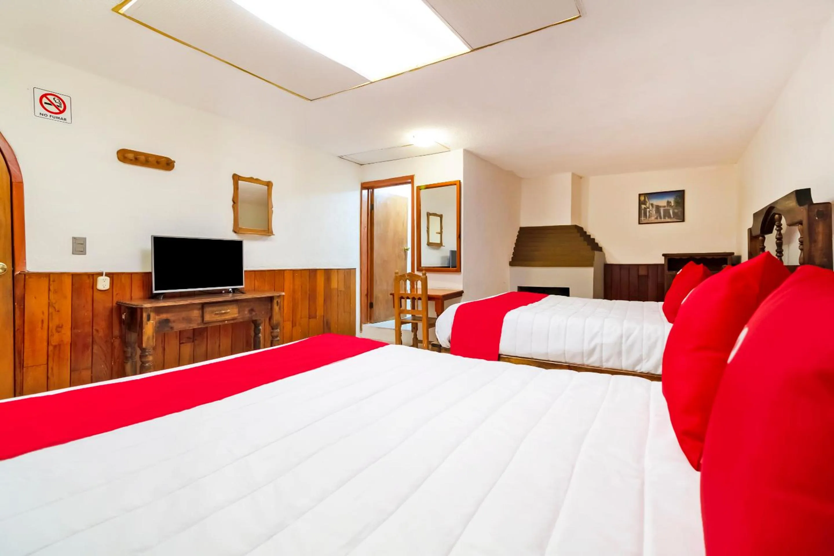 Bedroom, Bed in OYO Hotel Las Nubes,Mercado de Dulces y Artesanias Ambar