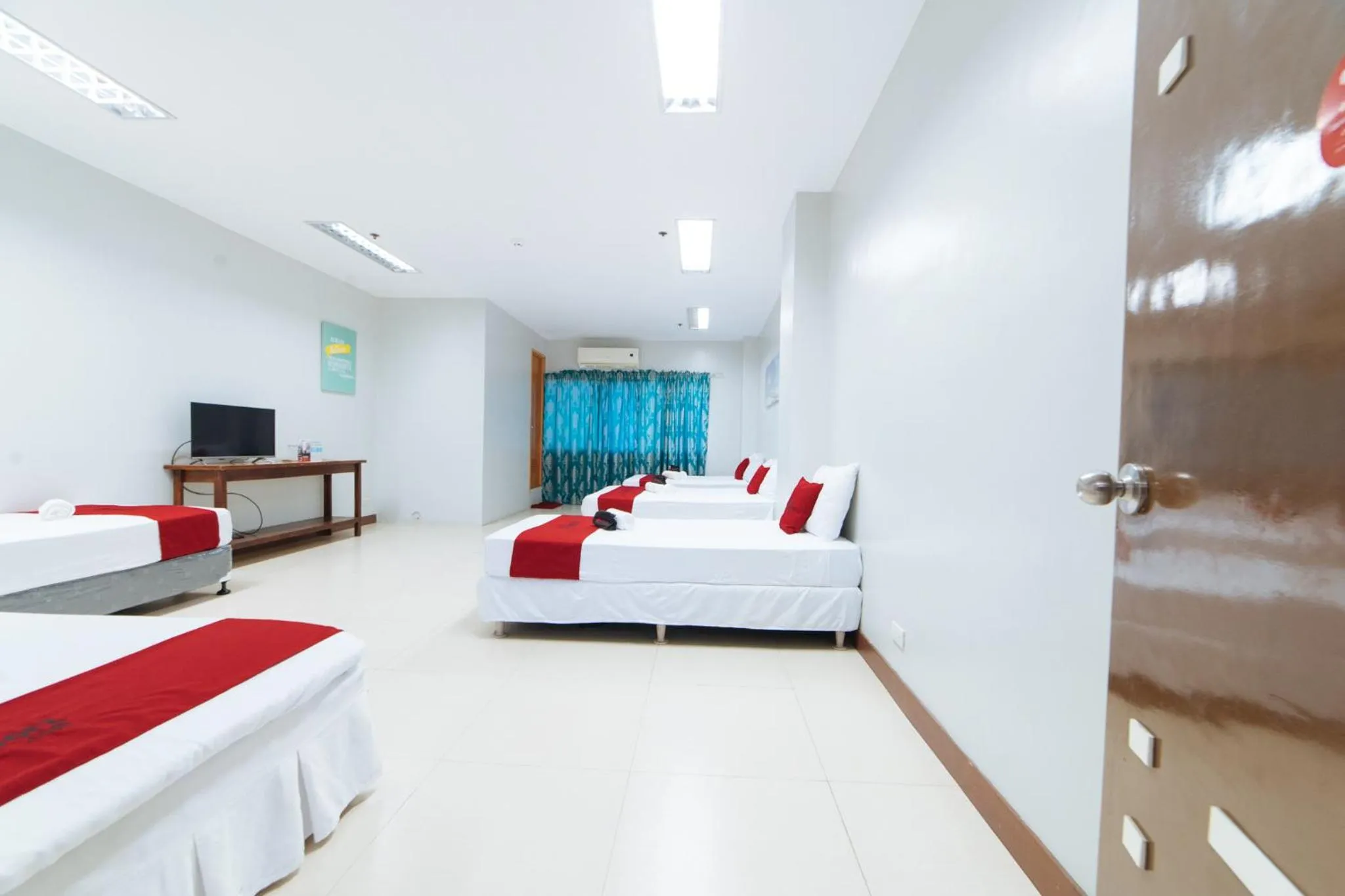 Photo of the whole room, Bed in RedDoorz @ San Jose Tagbak Jaro Iloilo