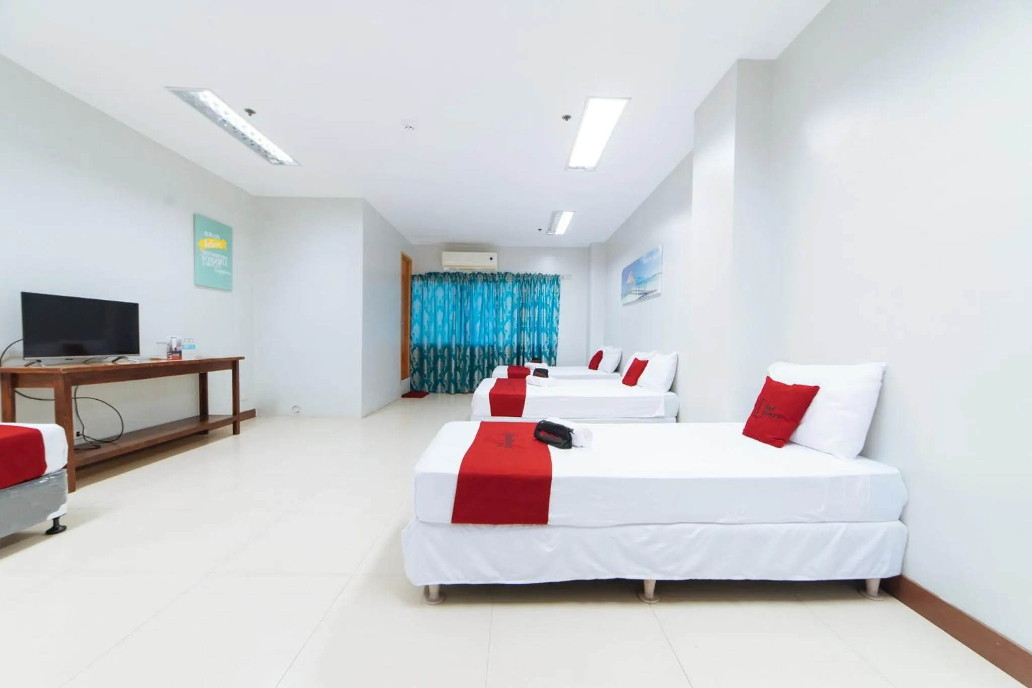 TV and multimedia, Bed in RedDoorz @ San Jose Tagbak Jaro Iloilo