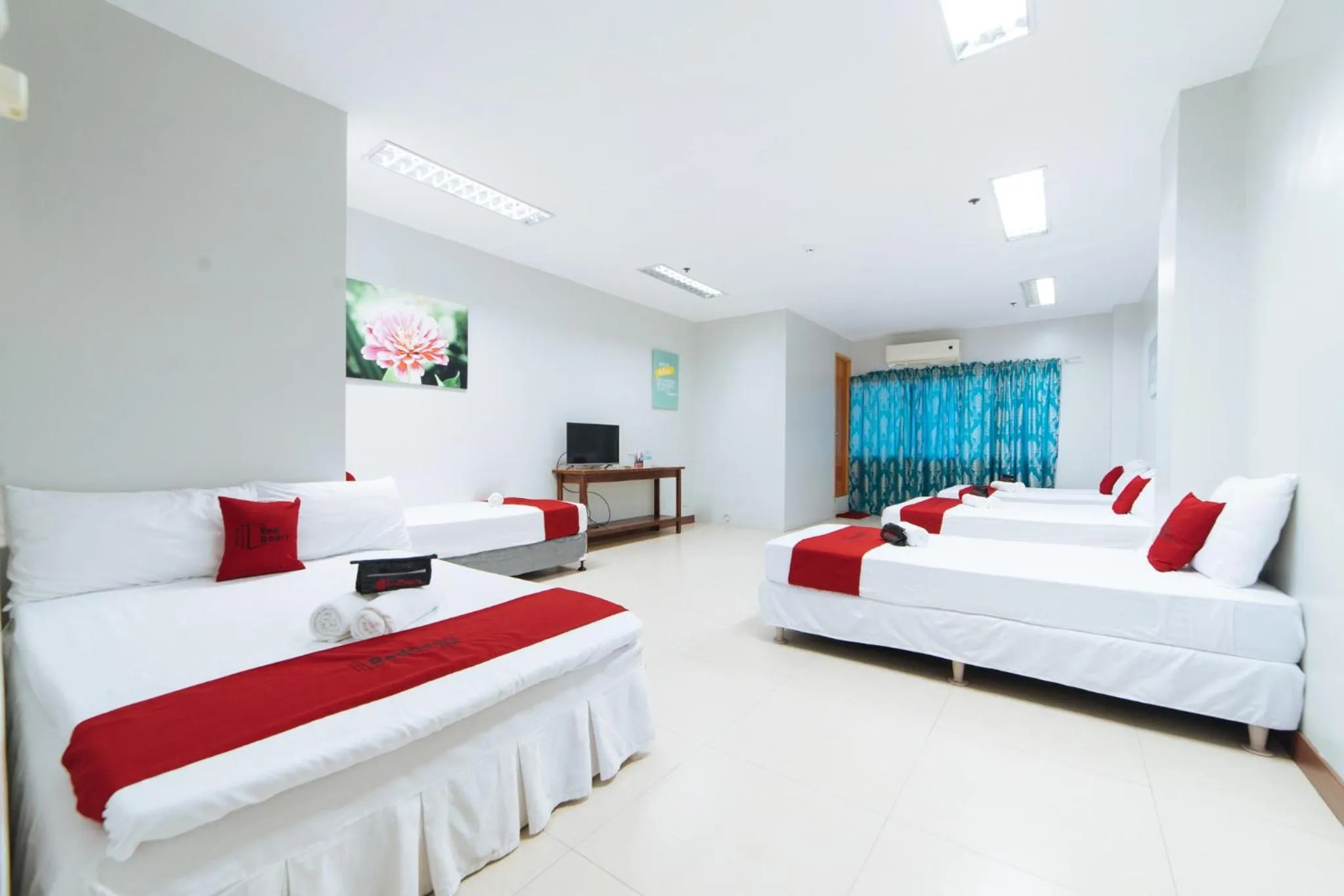 Bed in RedDoorz @ San Jose Tagbak Jaro Iloilo