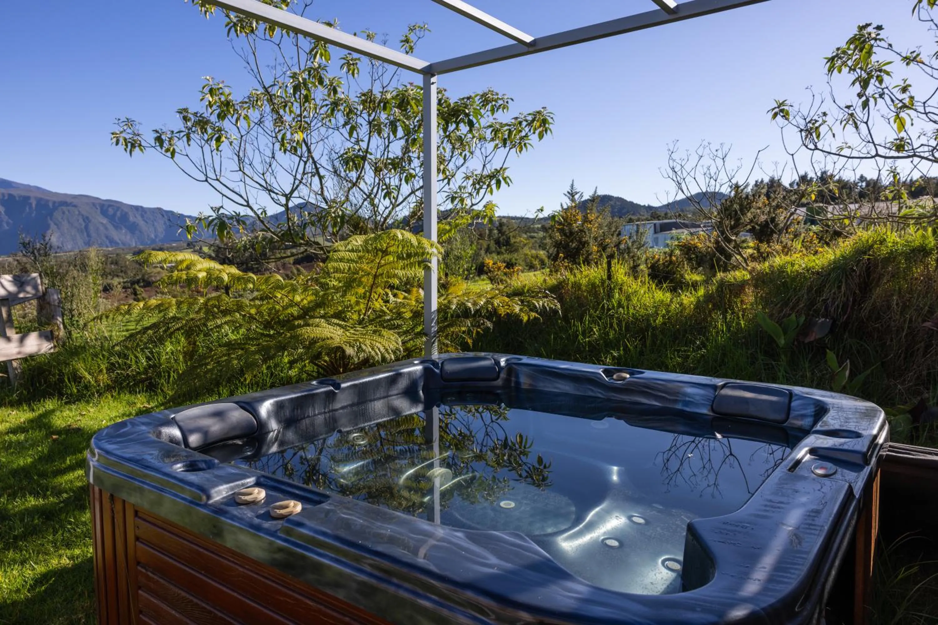 Hot Tub in Les Géraniums