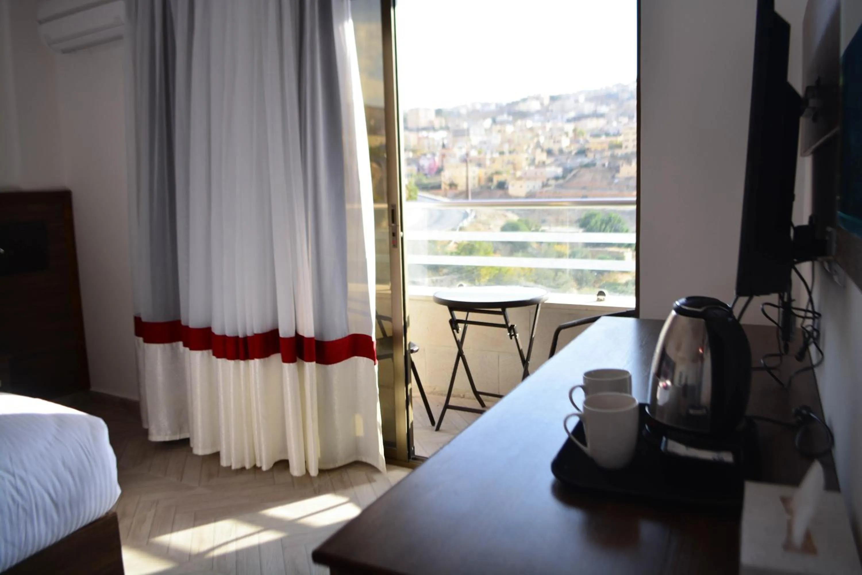 Coffee/tea facilities in Petra Corner Hotel
