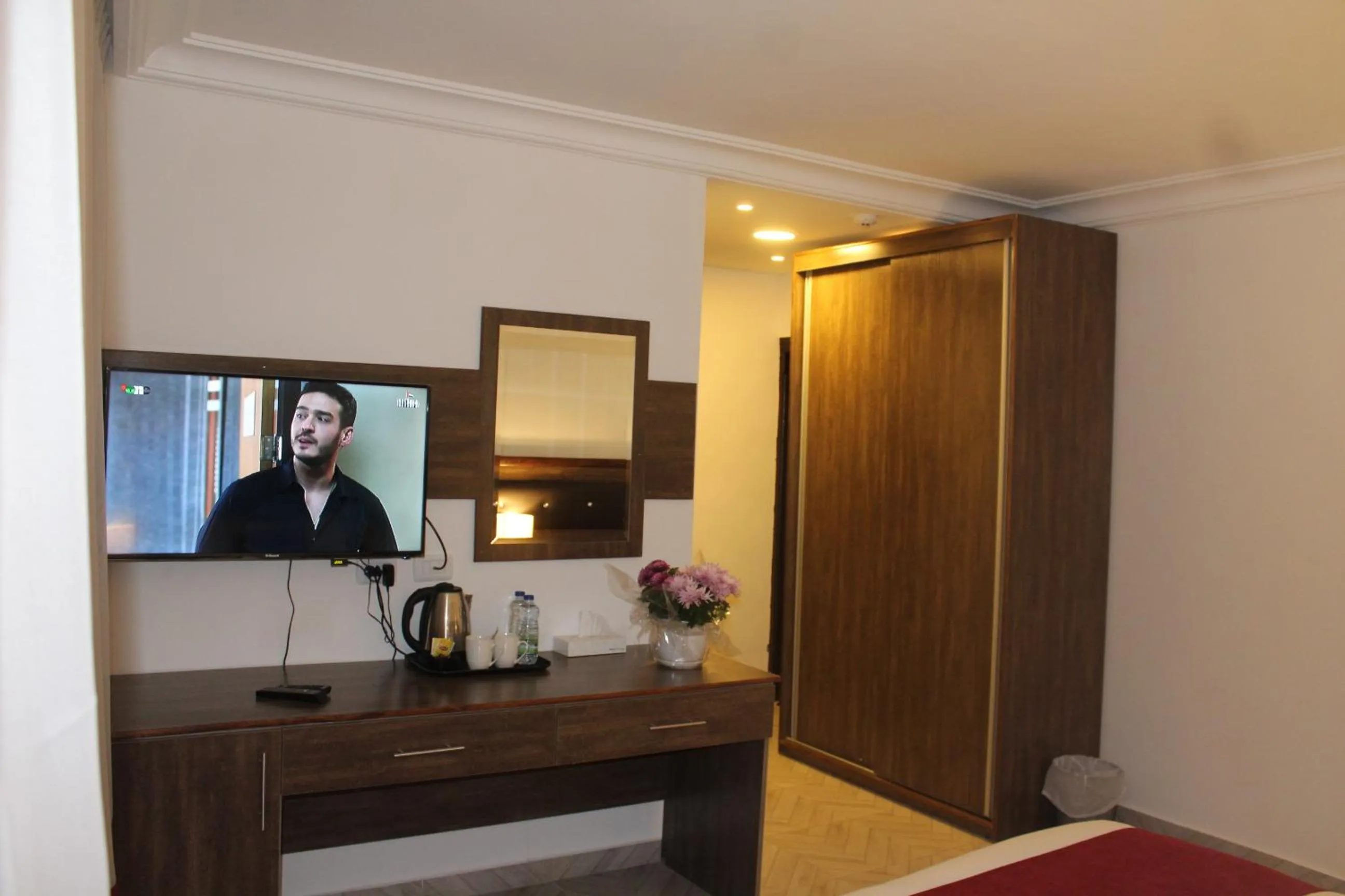 Communal lounge/ TV room in Petra Corner Hotel