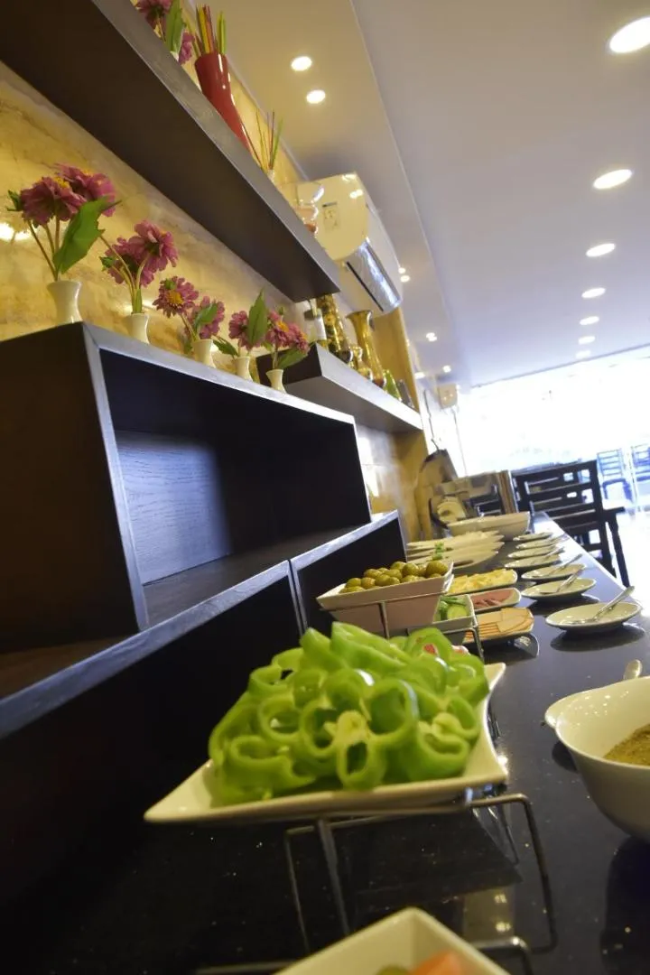 Food in Petra Corner Hotel