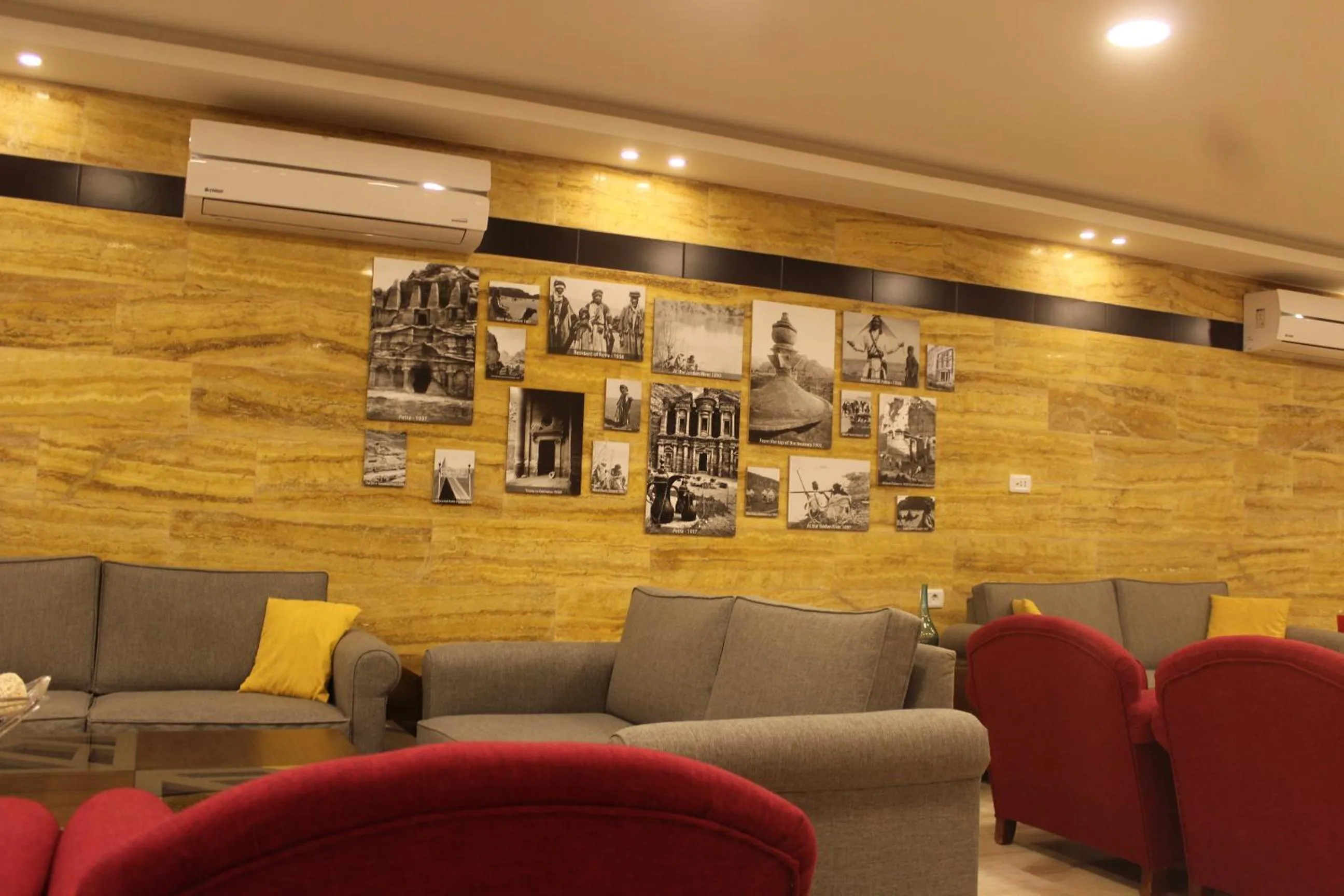 Lobby or reception in Petra Corner Hotel