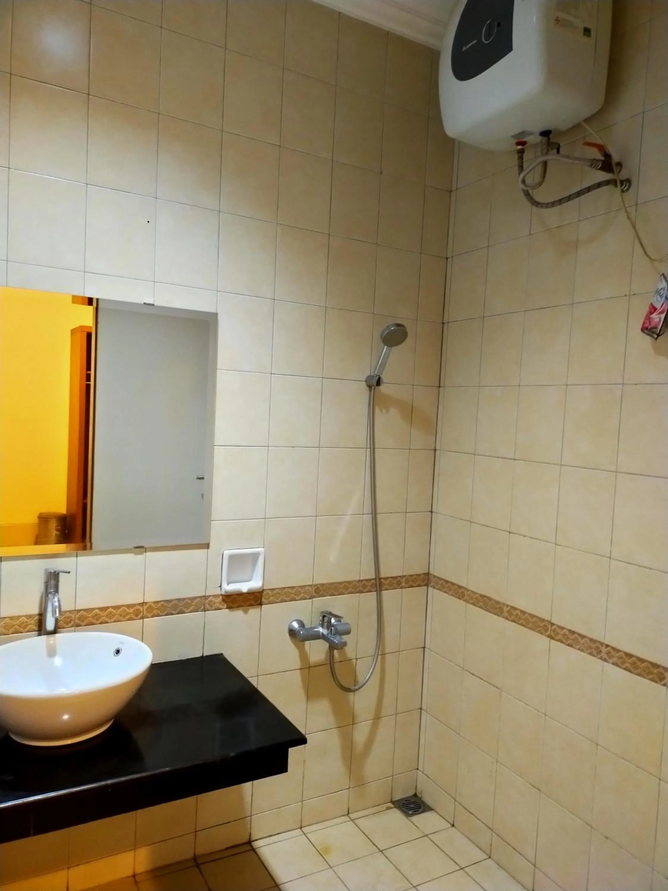 HOTEL & WISMA BINTANG JADAYAT