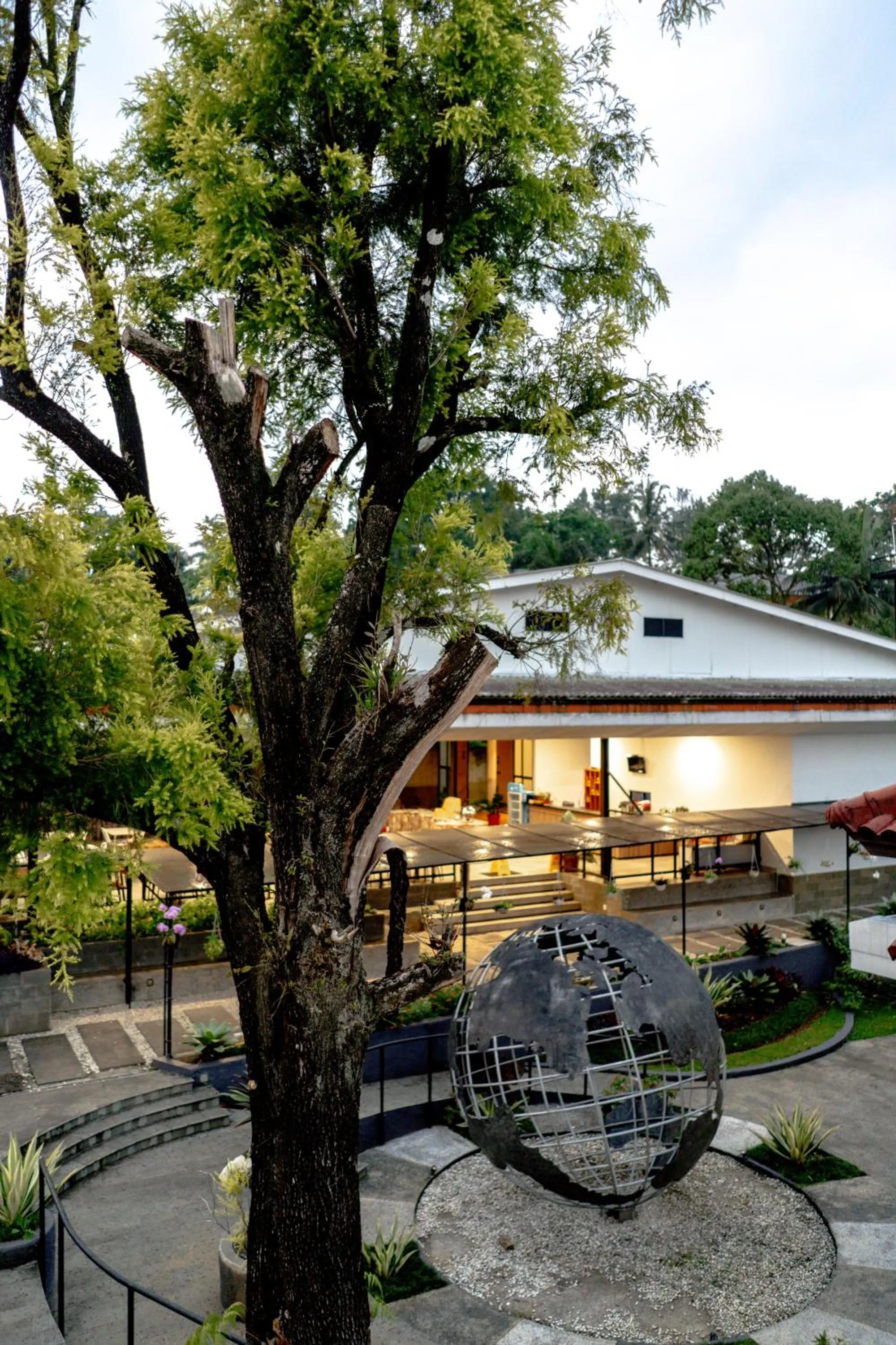 HOTEL & WISMA BINTANG JADAYAT