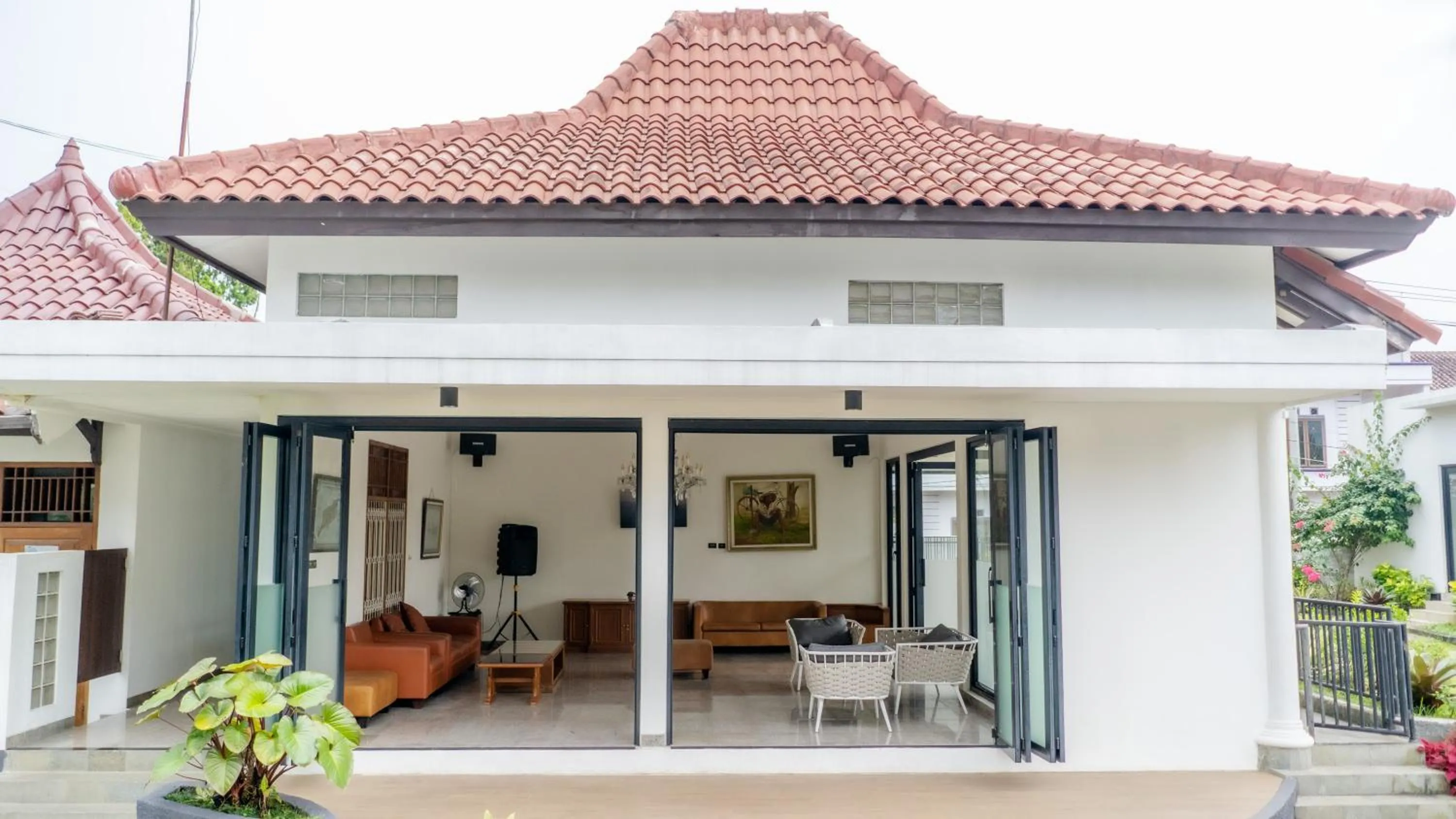 Patio in HOTEL & WISMA BINTANG JADAYAT