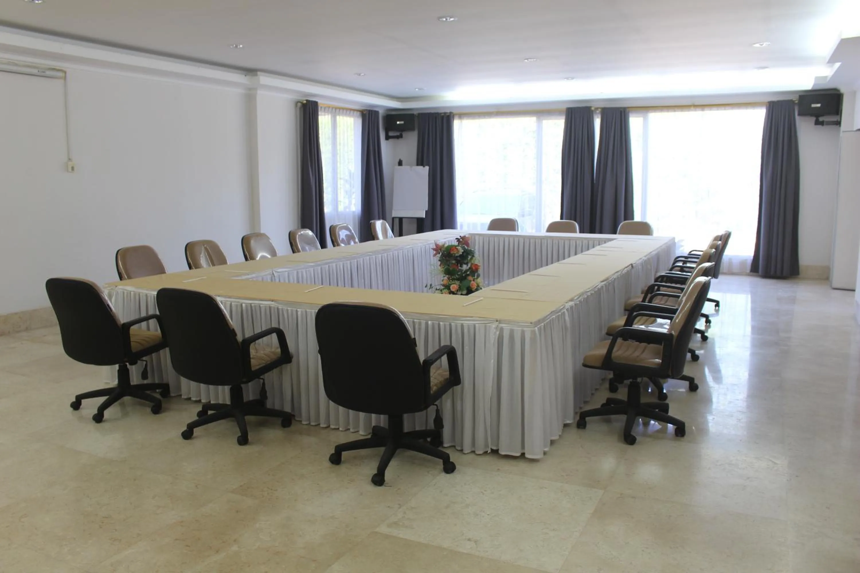 Meeting/conference room in HOTEL & WISMA BINTANG JADAYAT
