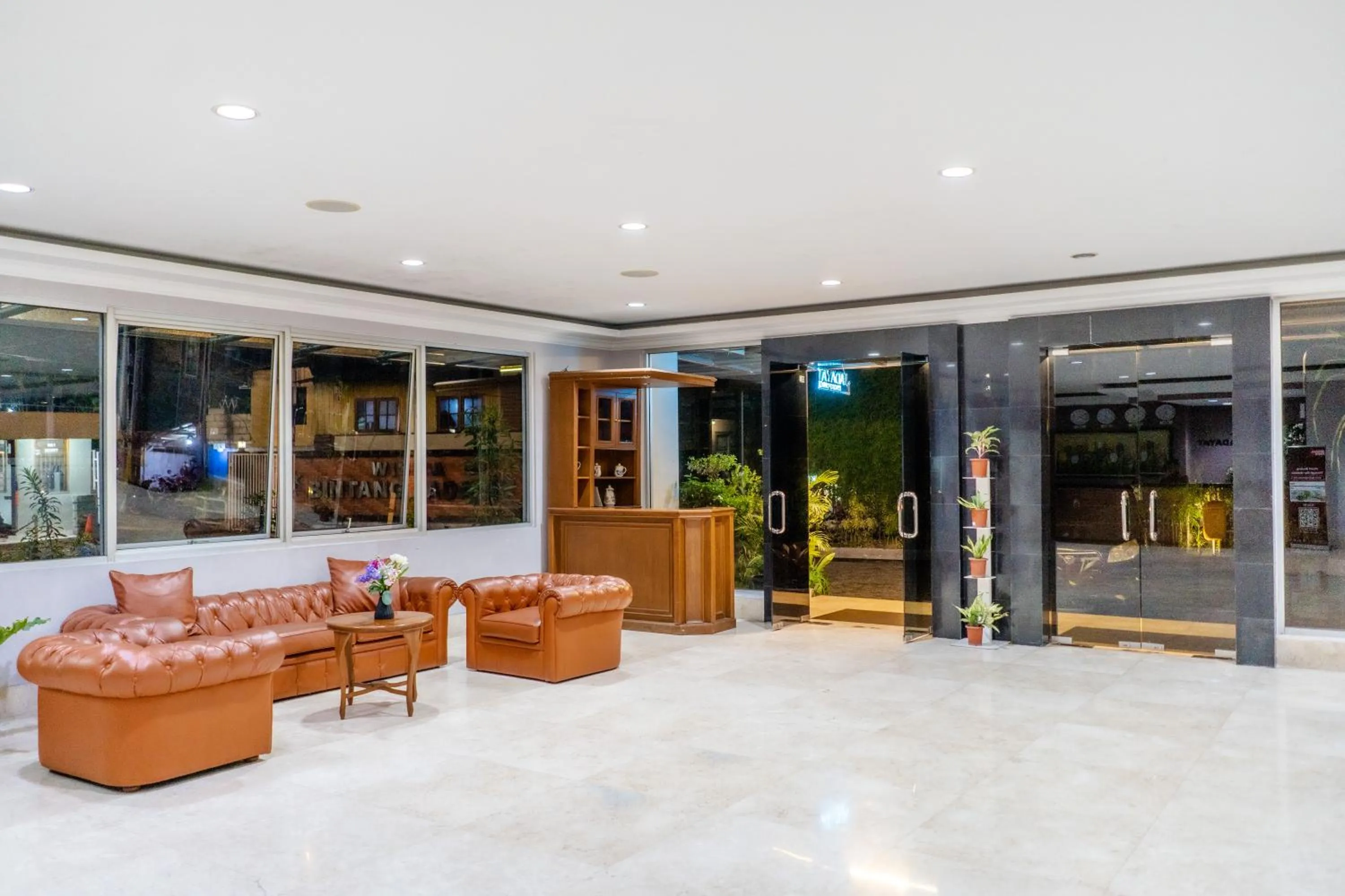 Seating area in HOTEL & WISMA BINTANG JADAYAT