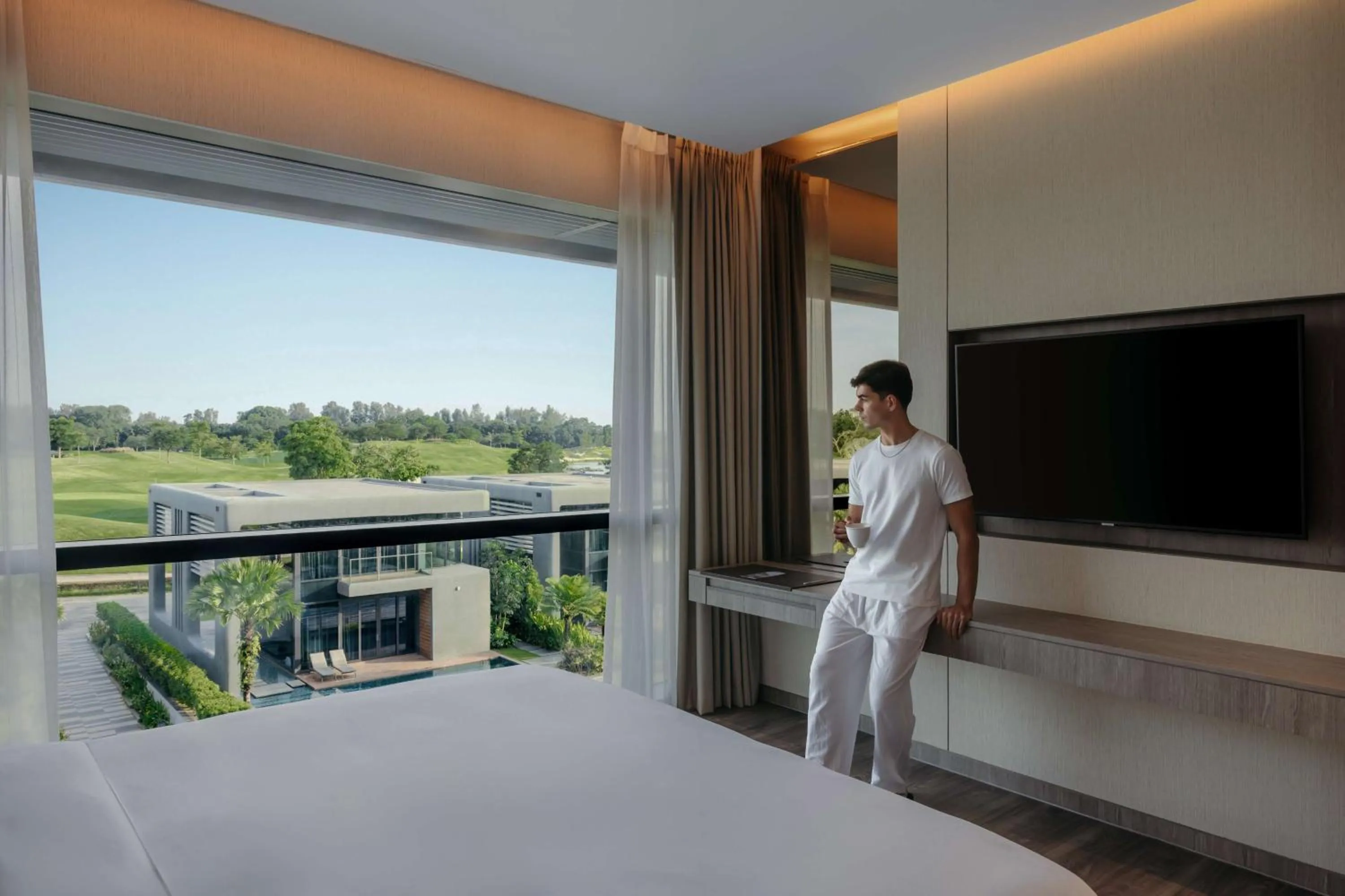View (from property/room), Bed in Dusit Thani Laguna Singapore