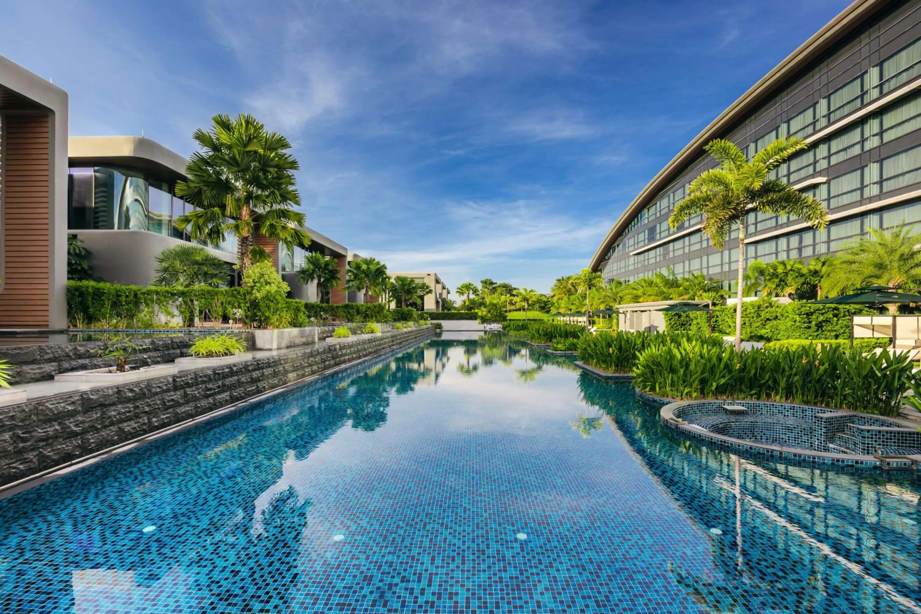 Pool view in Dusit Thani Laguna Singapore