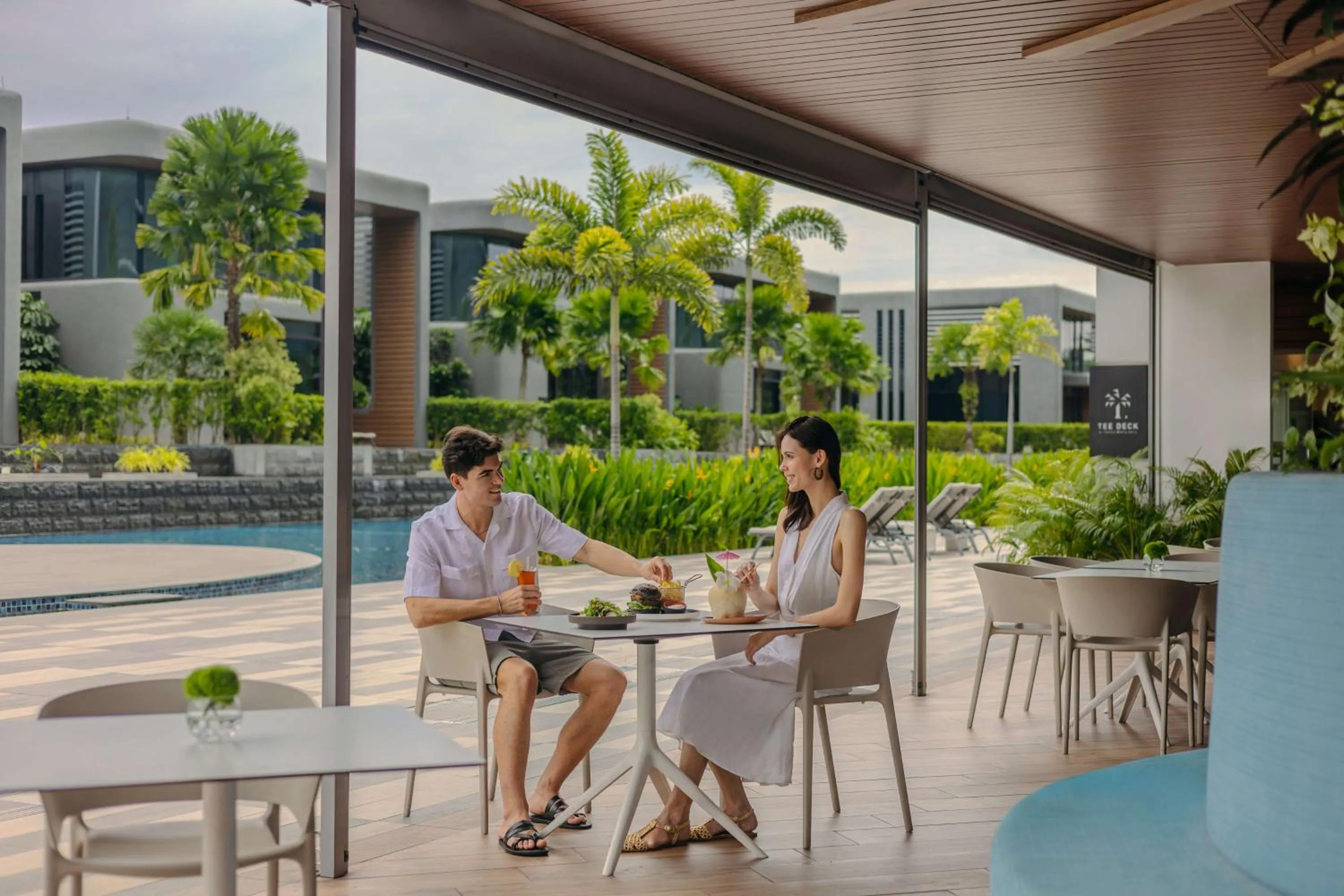 Food and drinks in Dusit Thani Laguna Singapore