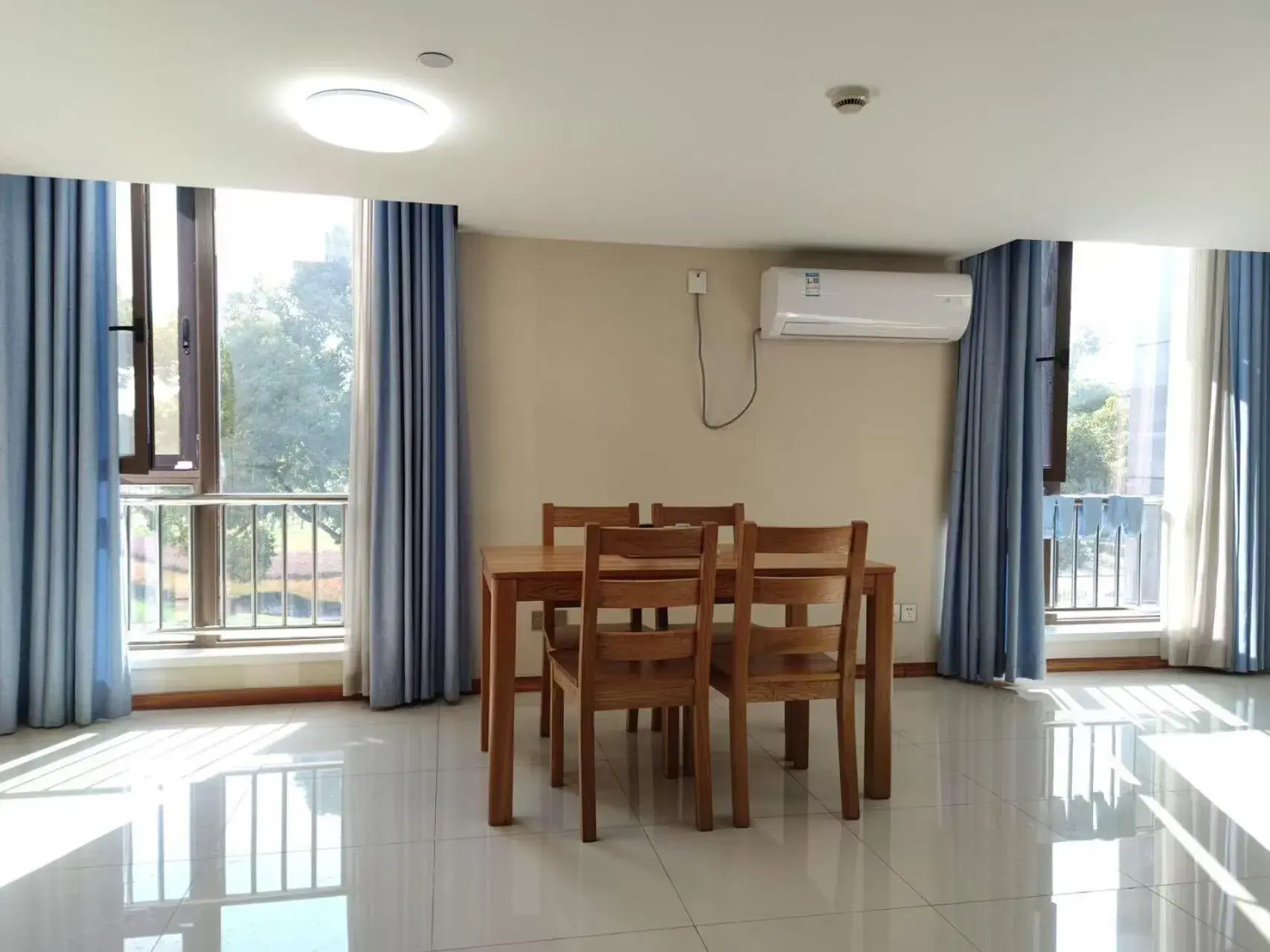 Deluxe Apartment in iNestin Shanghai Apt Waigaoqiao Deluxe Apartment in iNestin Shanghai Apt Waigaoqiao