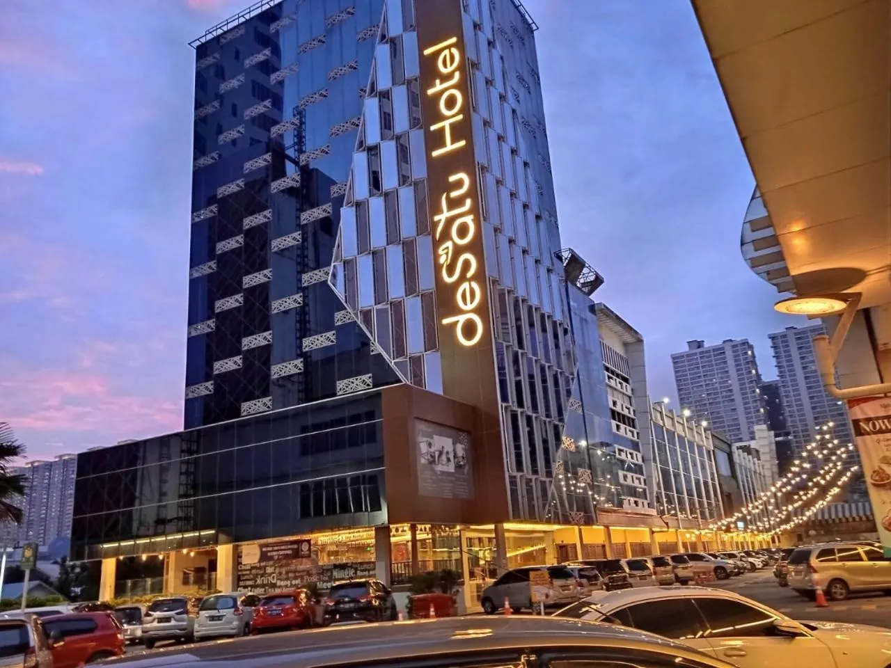 Property building in Desatu Hotel