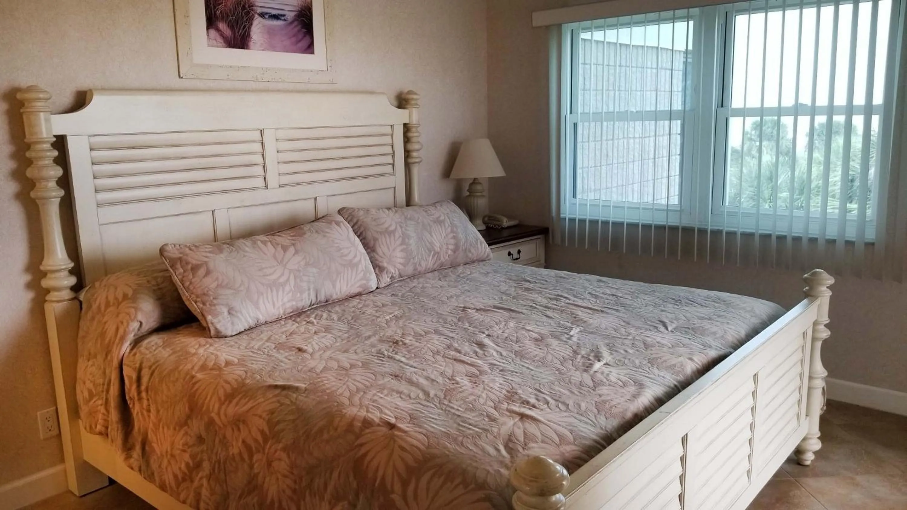 Bedroom, Bed in Gulf Strand Resort by Travel Resort Services