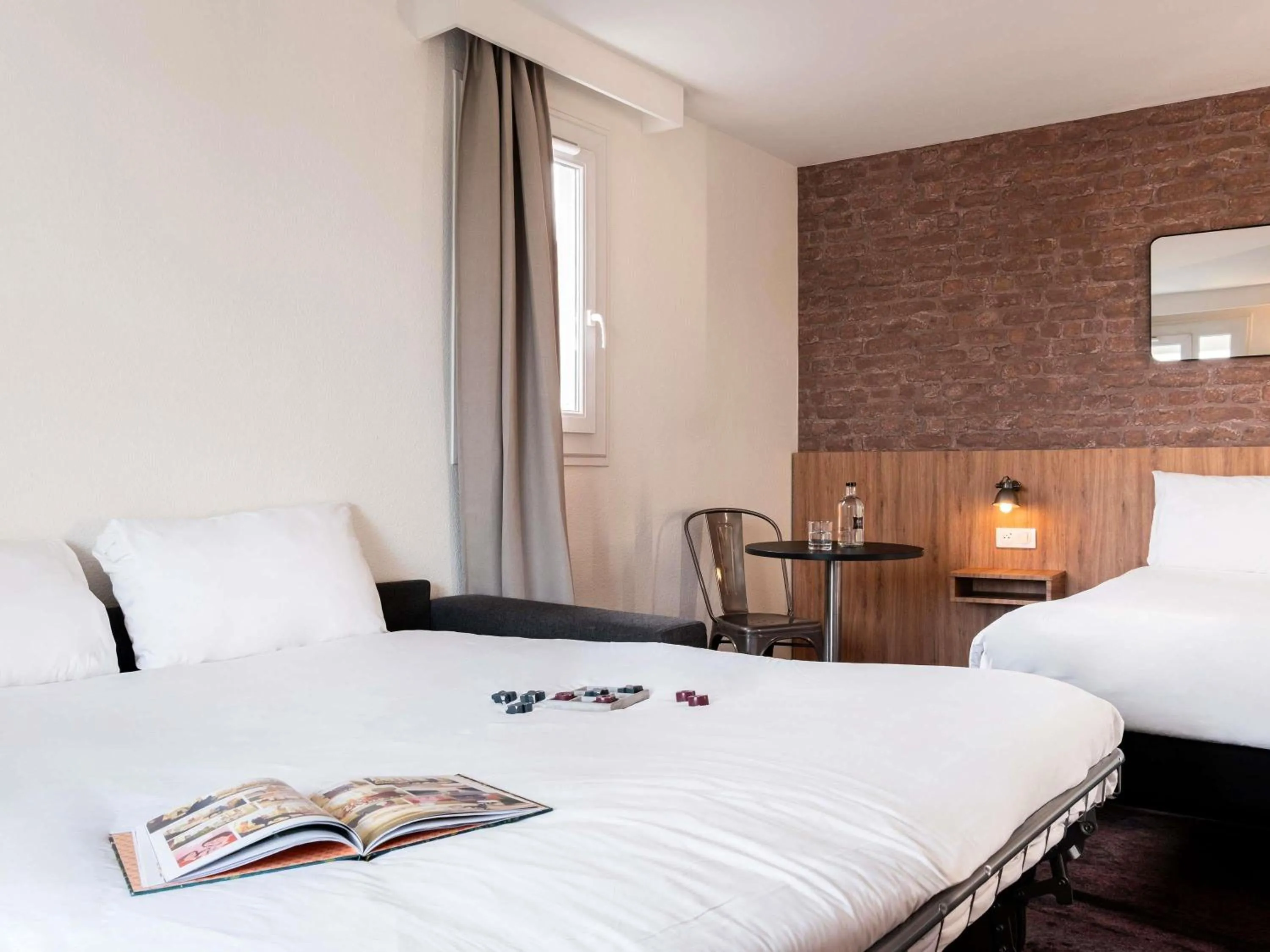 Bedroom, Bed in Ibis Styles Lyon Villeurbanne Parc de la Tête d'Or