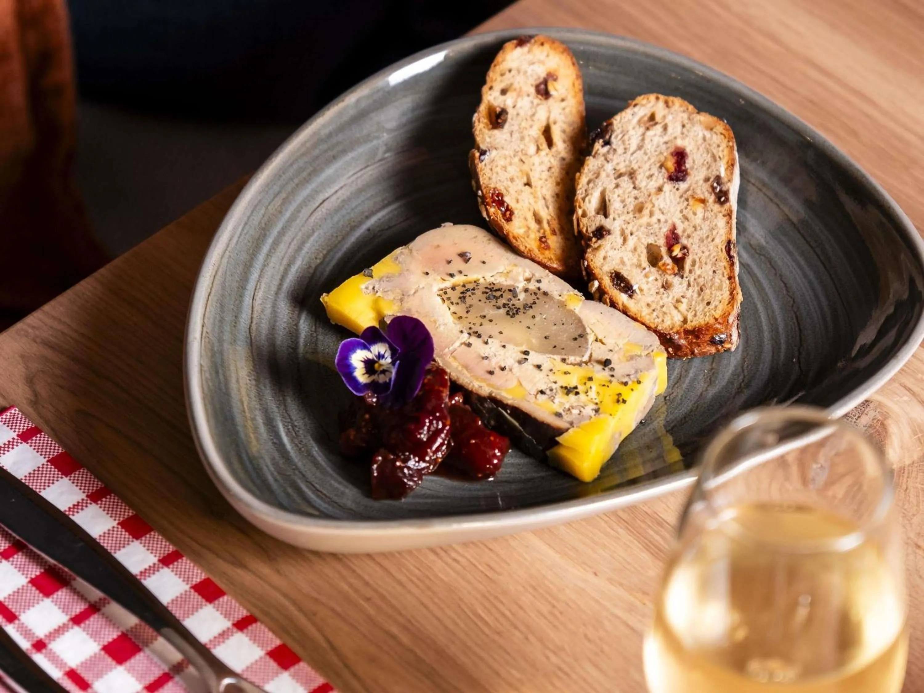 Restaurant/places to eat in Ibis Styles Lyon Villeurbanne Parc de la Tête d'Or