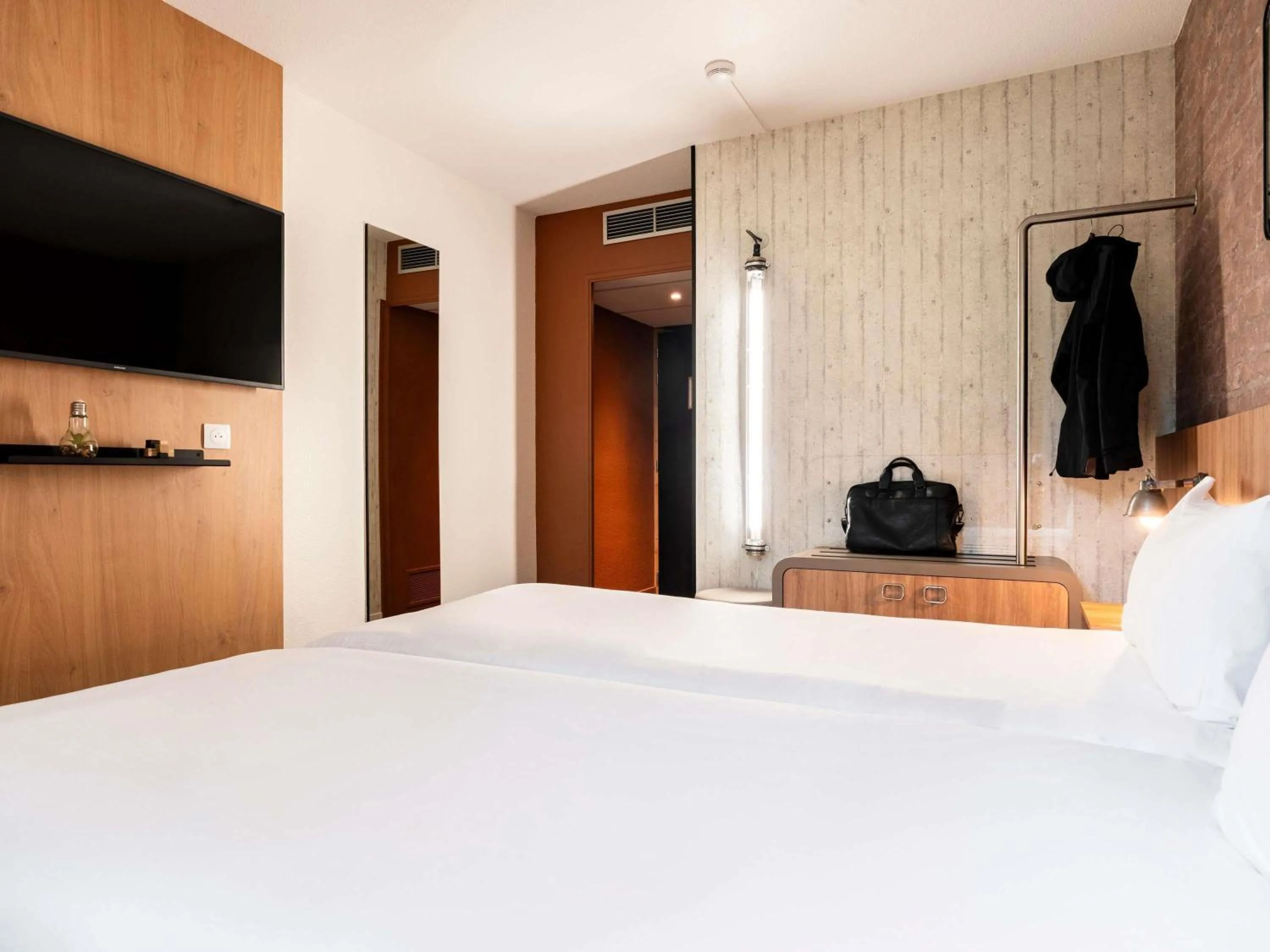 Bedroom, Bed in Ibis Styles Lyon Villeurbanne Parc de la Tête d'Or