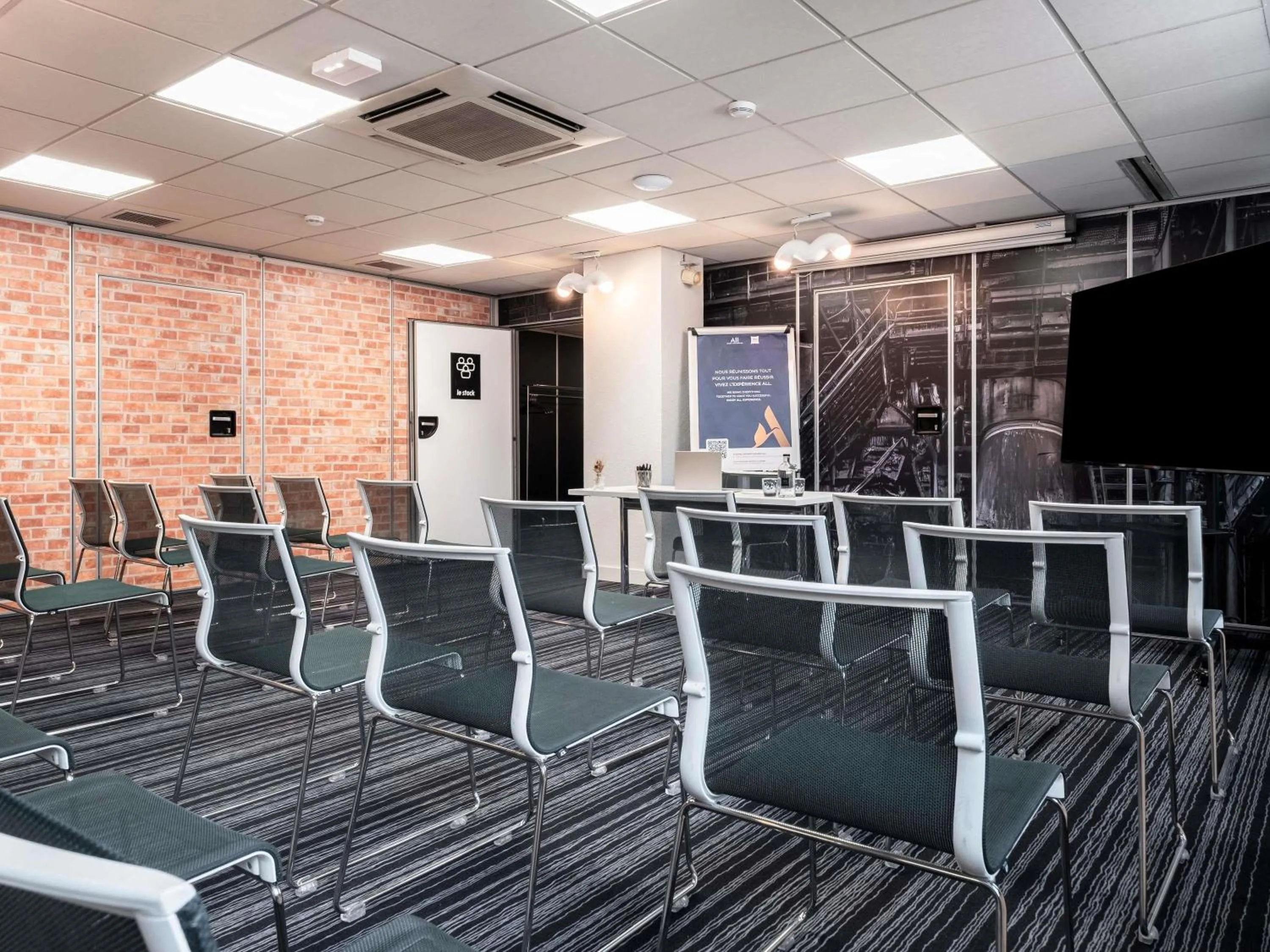 Meeting/conference room in Ibis Styles Lyon Villeurbanne Parc de la Tête d'Or