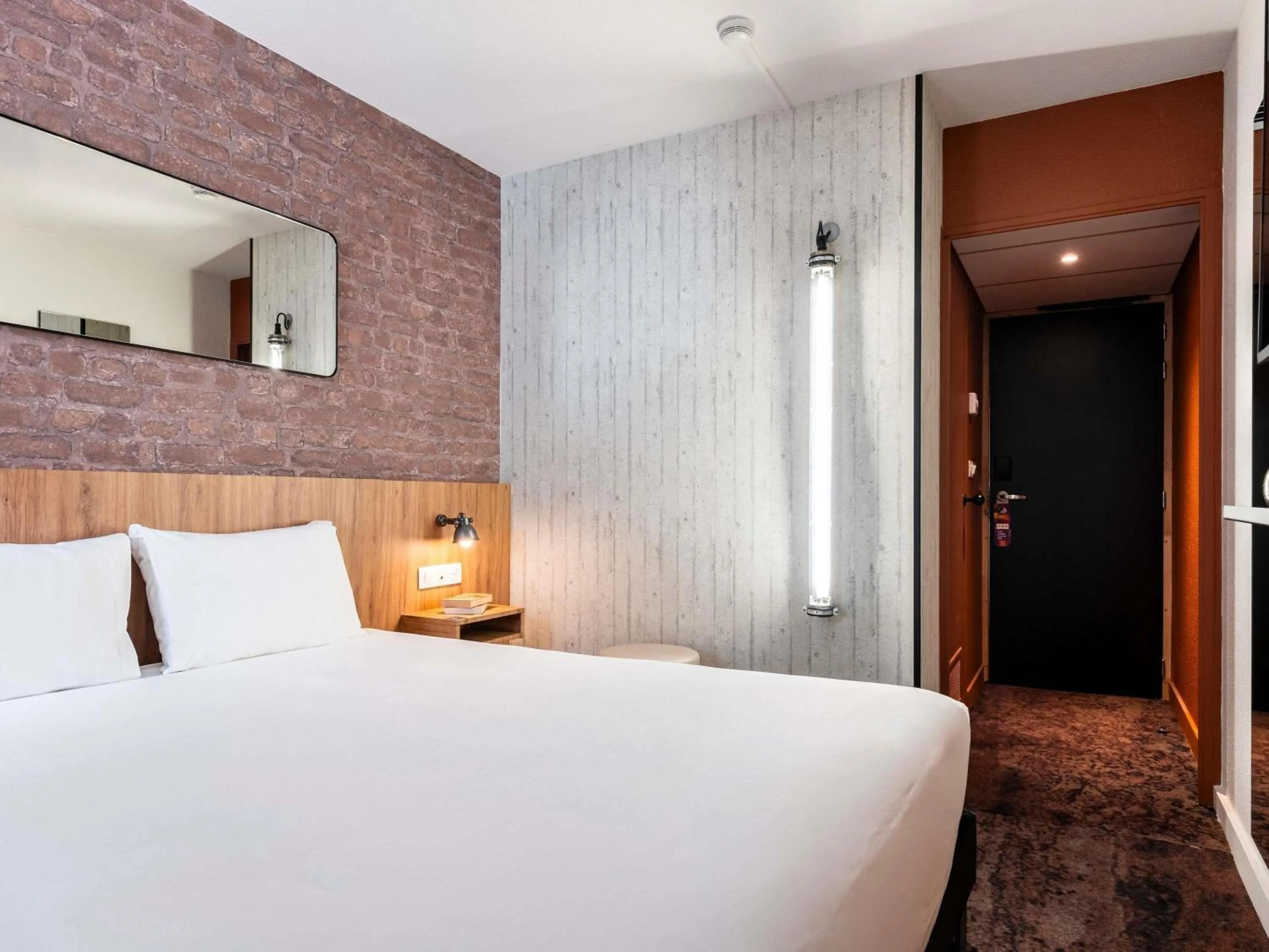 Bedroom, Bed in Ibis Styles Lyon Villeurbanne Parc de la Tête d'Or