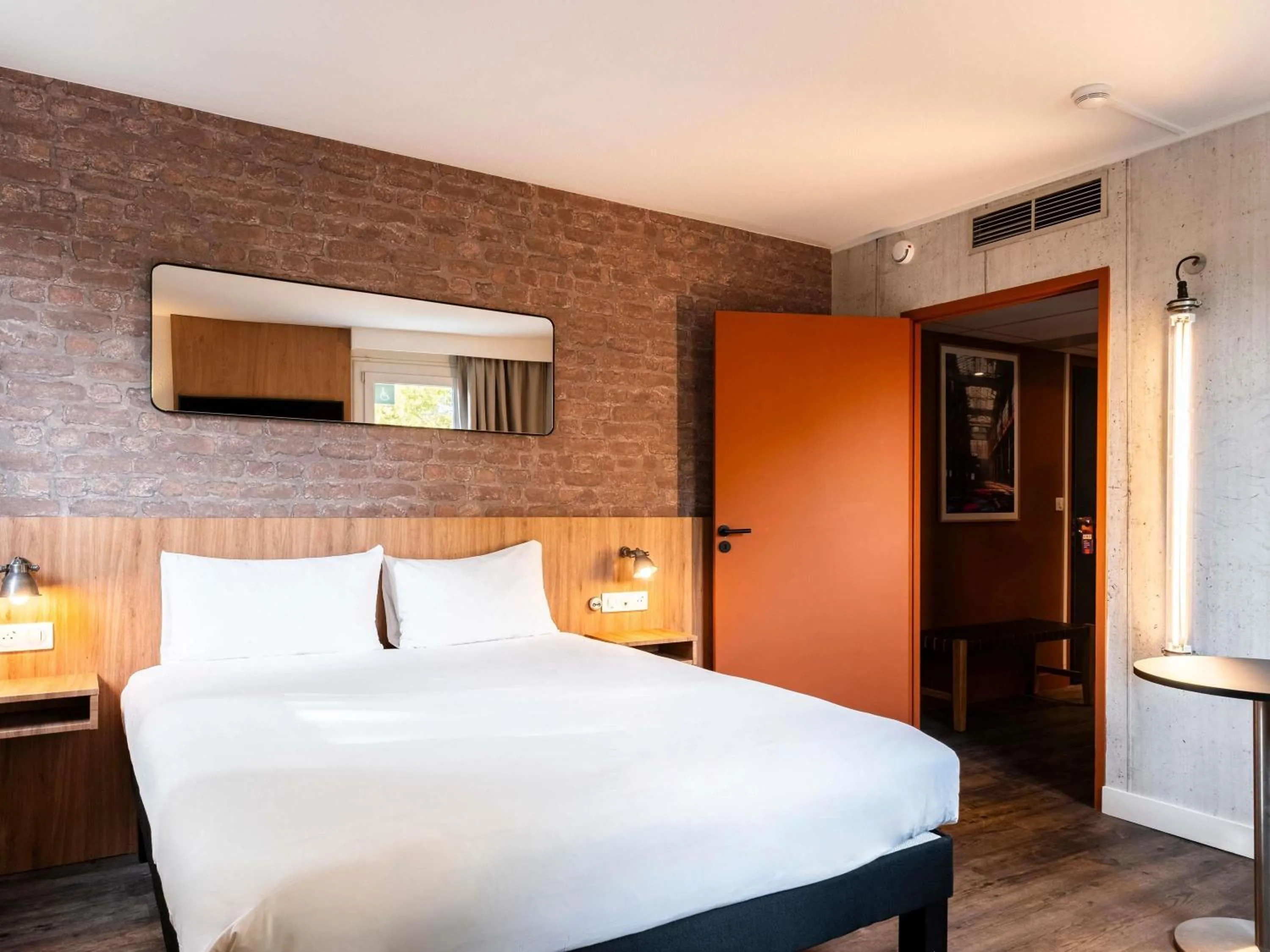 Bedroom, Bed in Ibis Styles Lyon Villeurbanne Parc de la Tête d'Or