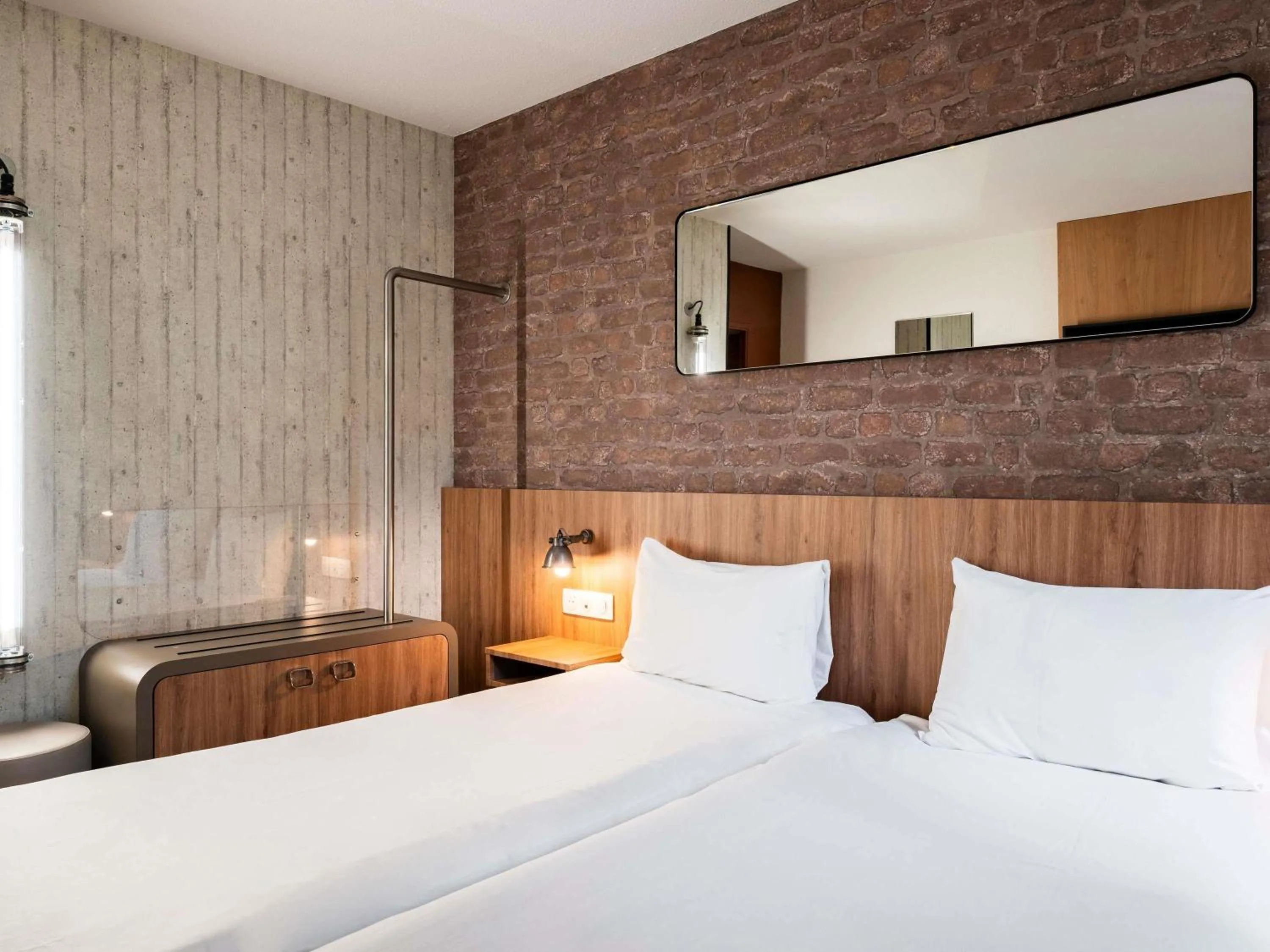 Bedroom, Bed in Ibis Styles Lyon Villeurbanne Parc de la Tête d'Or