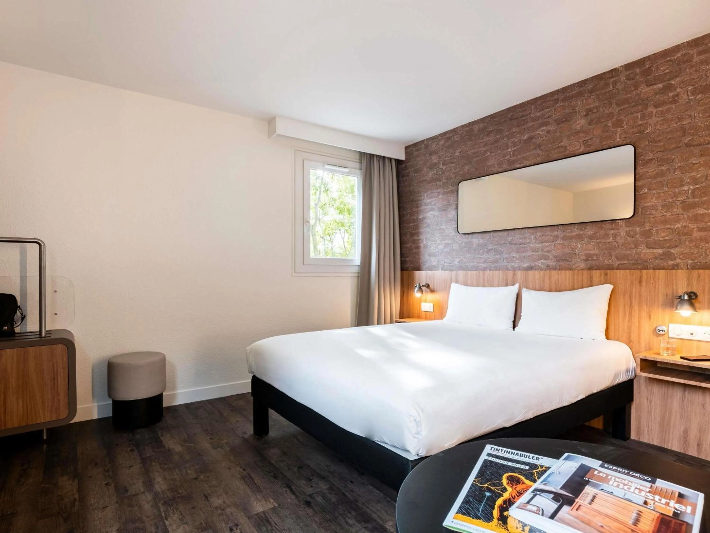 Bedroom, Bed in Ibis Styles Lyon Villeurbanne Parc de la Tête d'Or