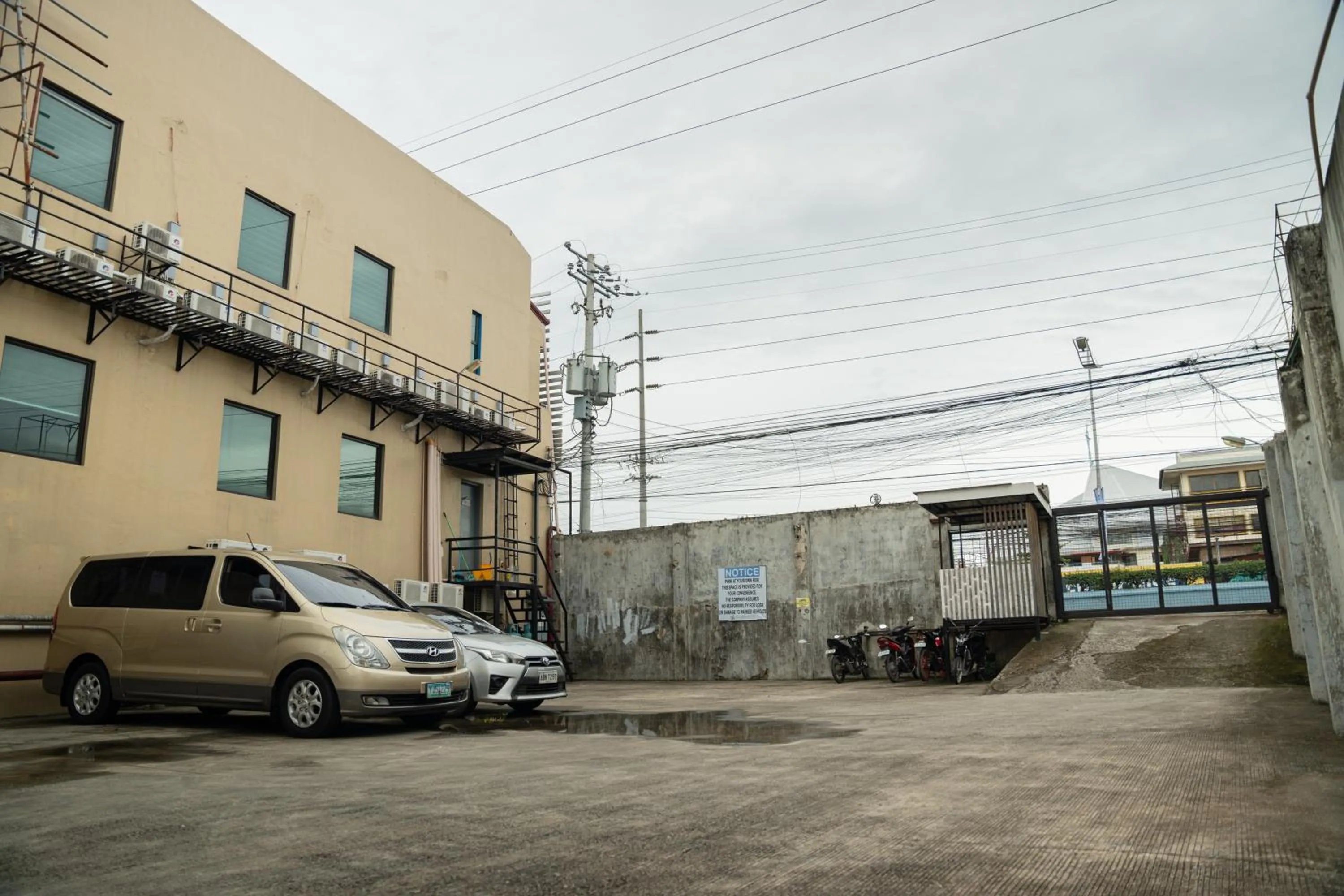 Parking in Felicity Island Hotel