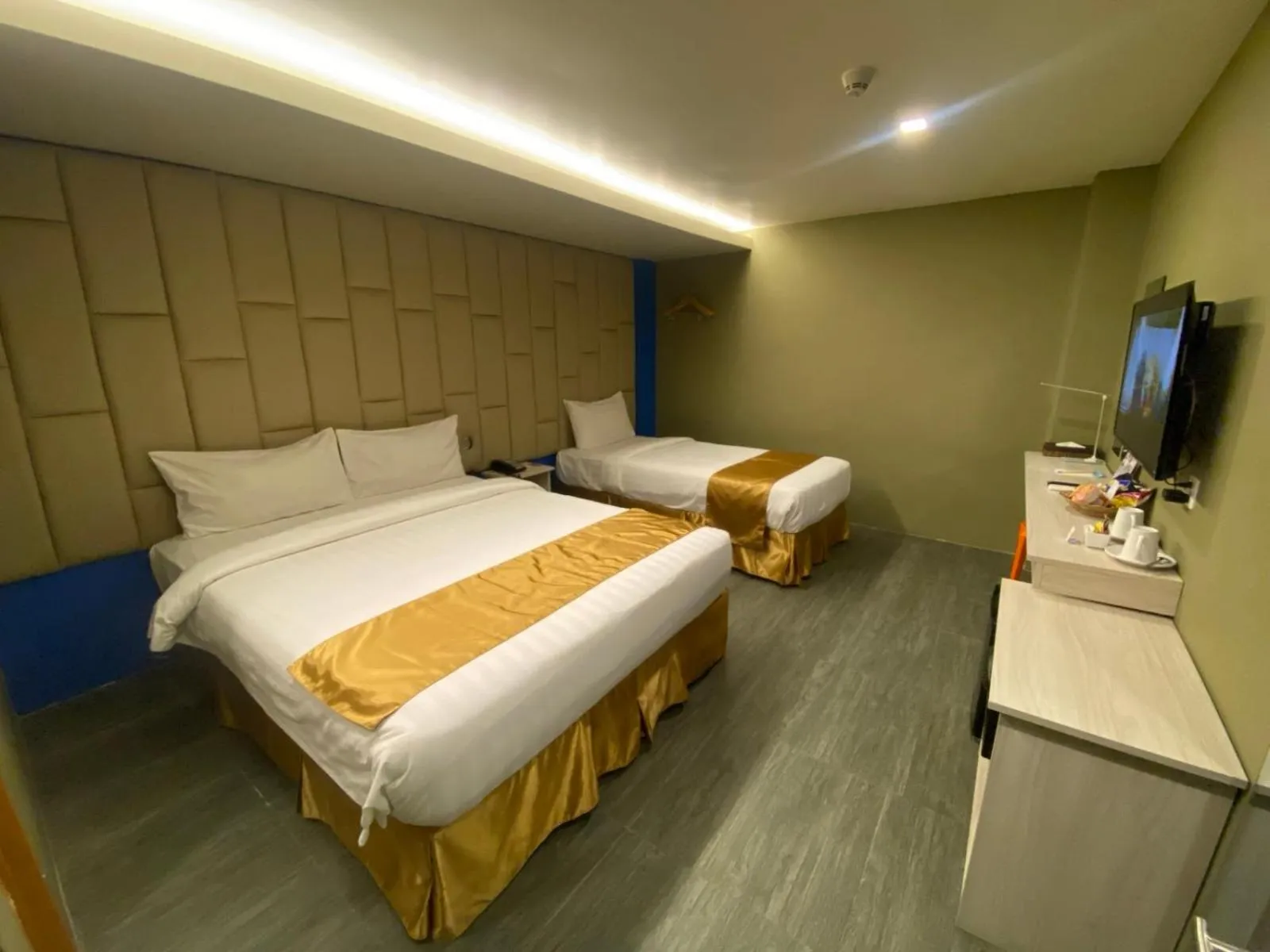 Bedroom, Bed in Felicity Island Hotel