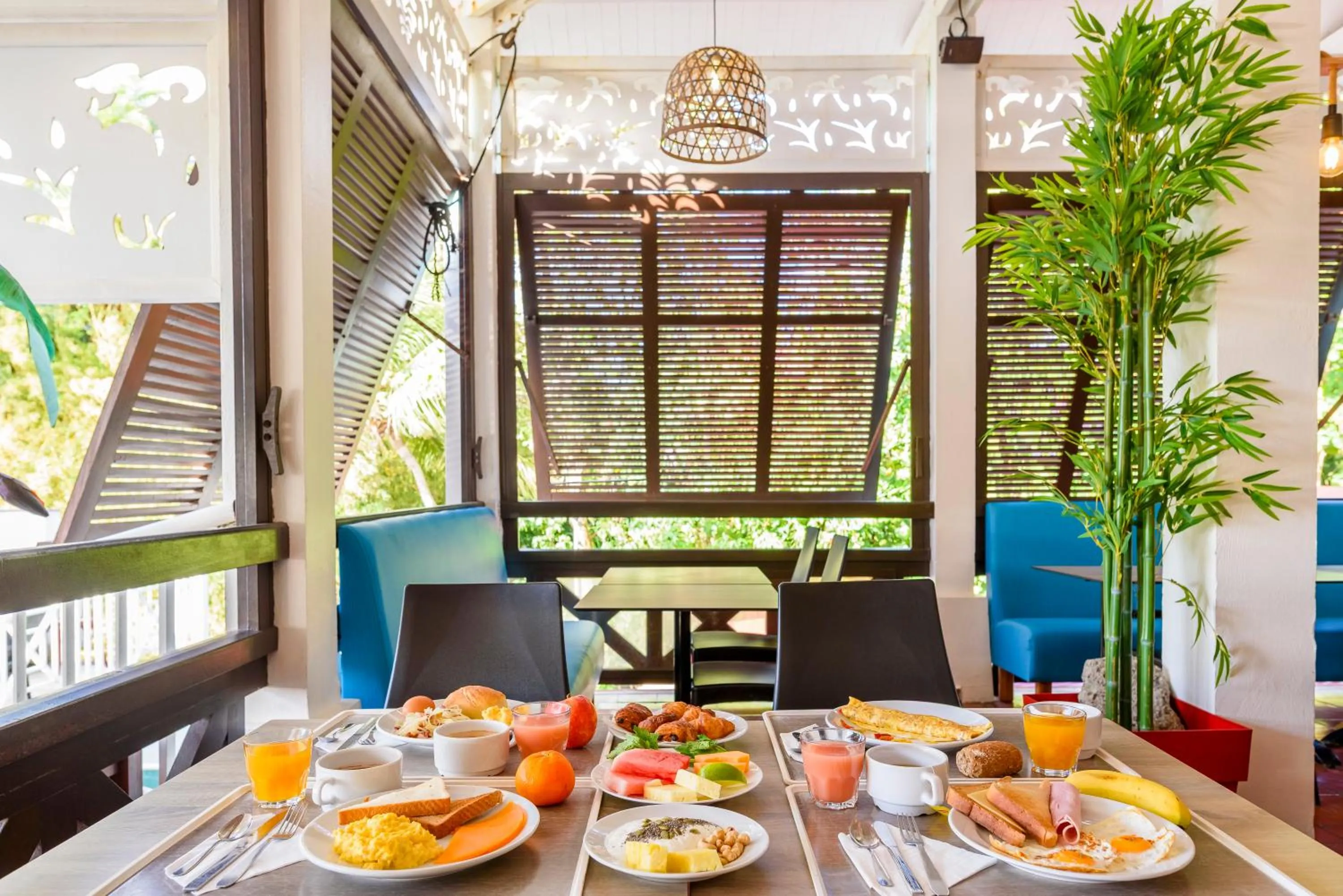 Restaurant/places to eat in Village Pierre & Vacances Sainte Anne