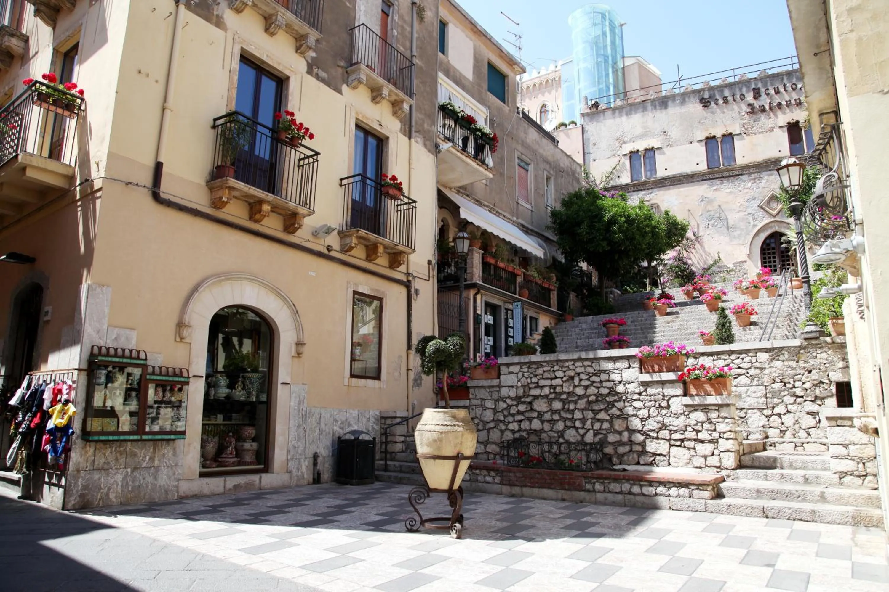 Property building in Bed & Breakfast Duomo Di Taormina