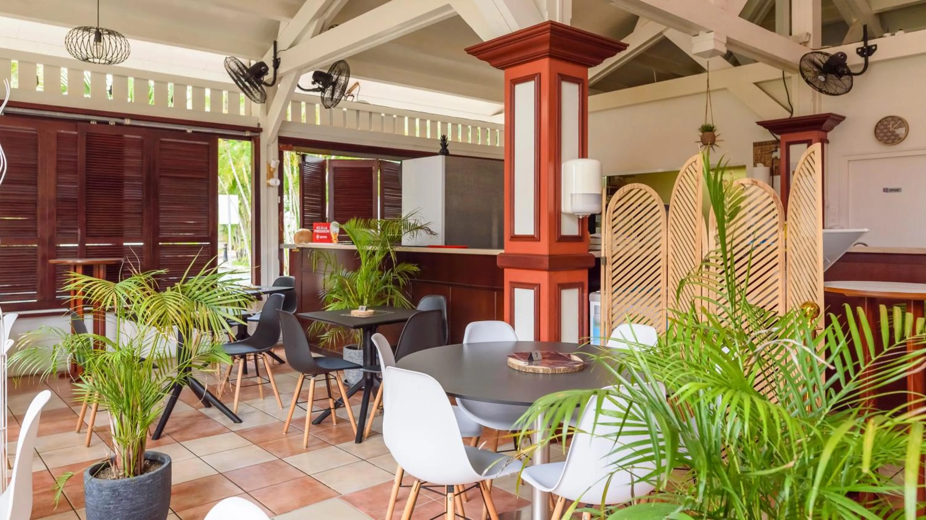 Restaurant/places to eat in Village Pierre & Vacances Sainte Luce