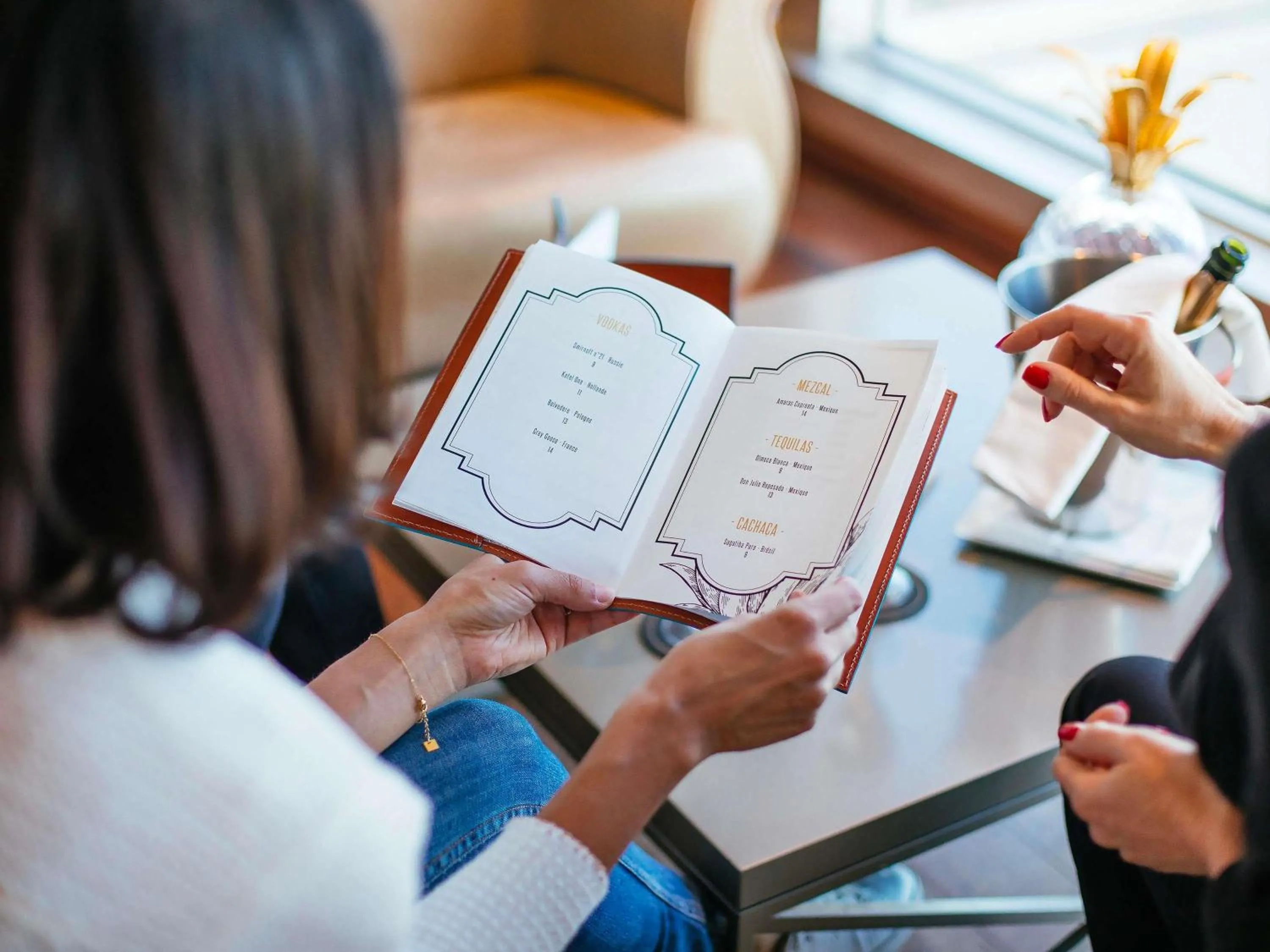 Lounge or bar in Sofitel Biarritz Le Miramar Thalassa