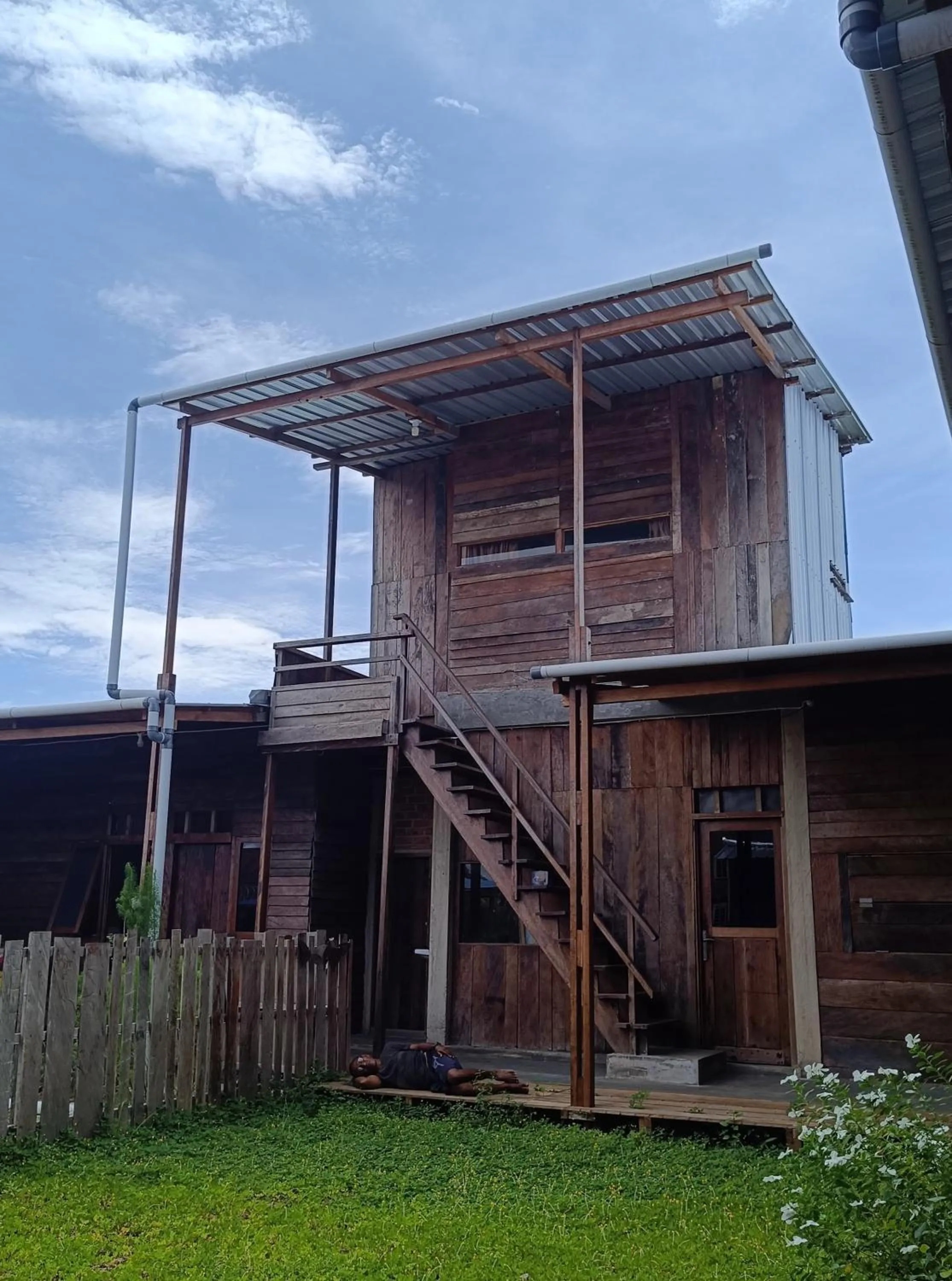 Property building in Rumah Marianne