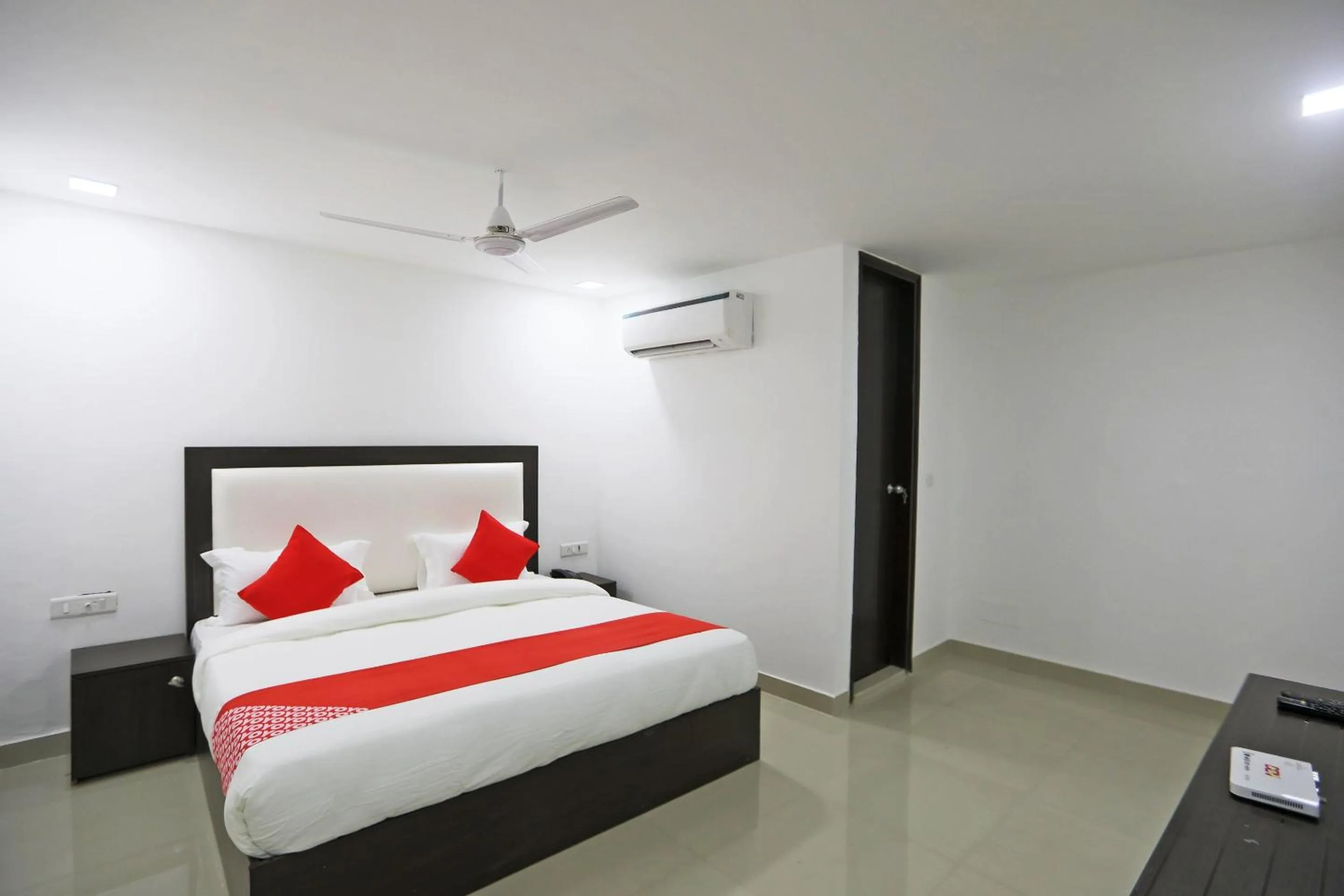 Bedroom, Bed in Townhouse South Lawn