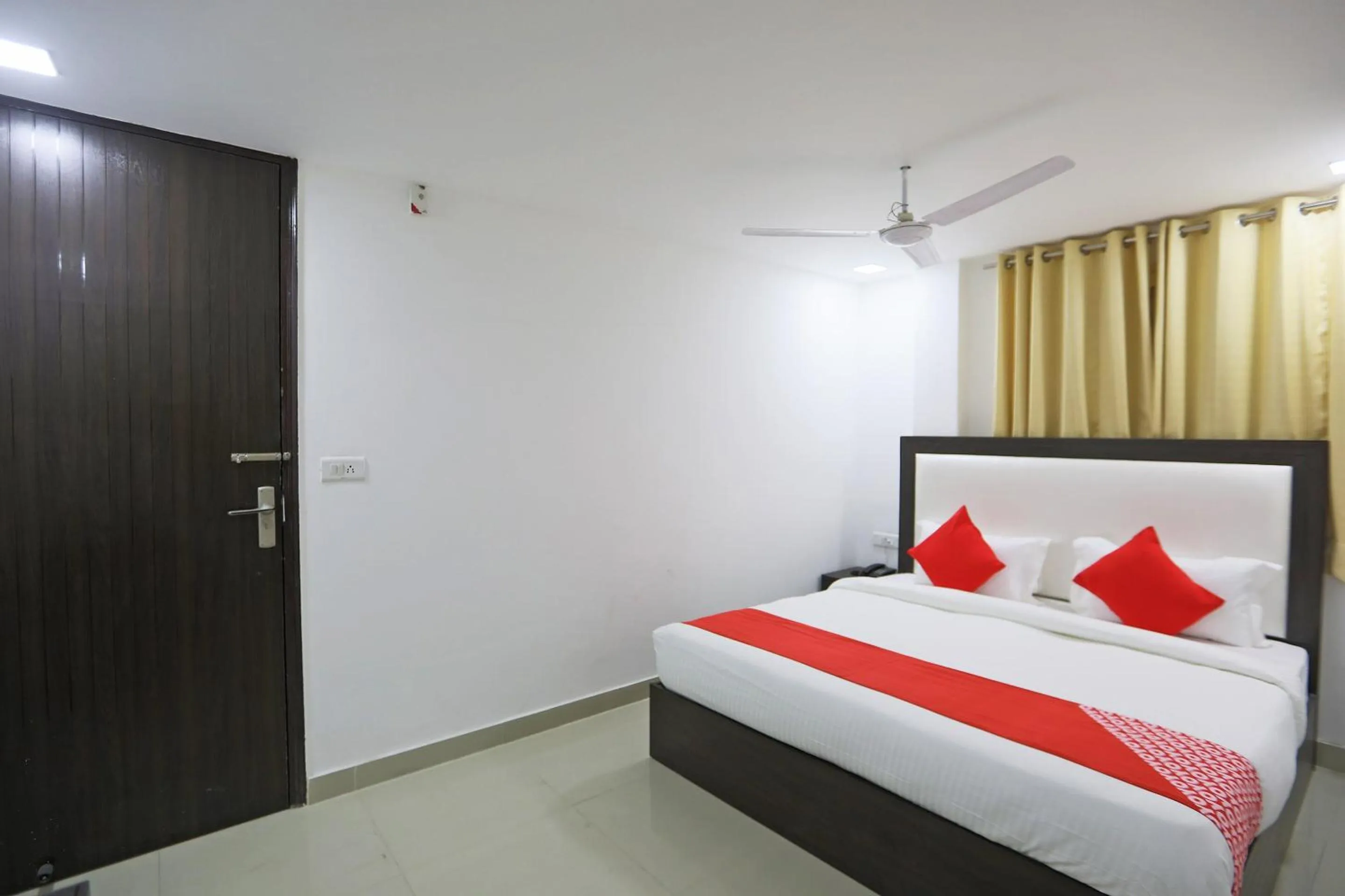 Bedroom, Bed in Townhouse South Lawn