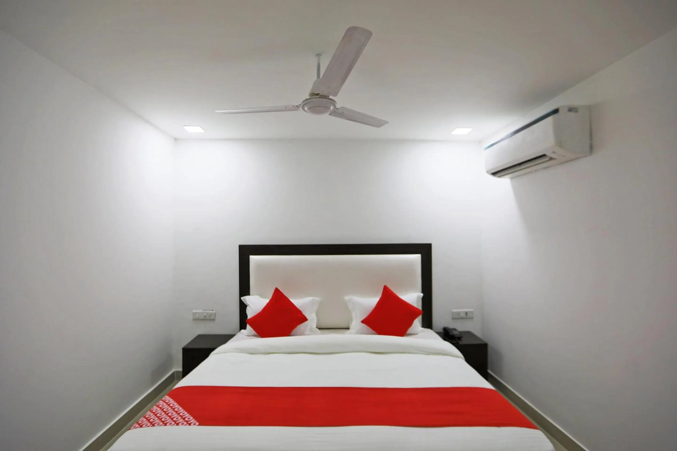 Bedroom, Bed in Townhouse South Lawn