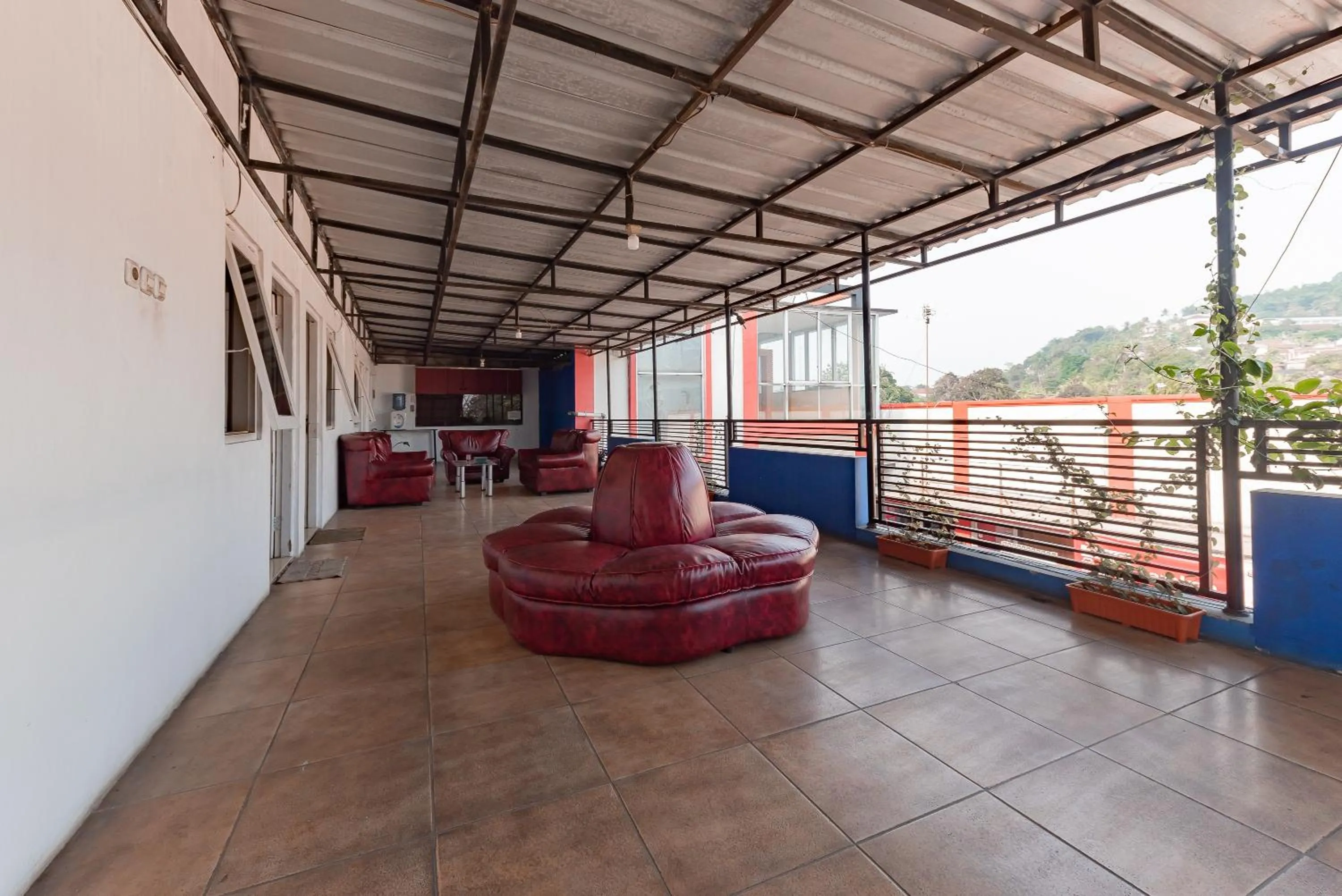 Seating area in RedDoorz Syariah At Cibadak Sukabumi