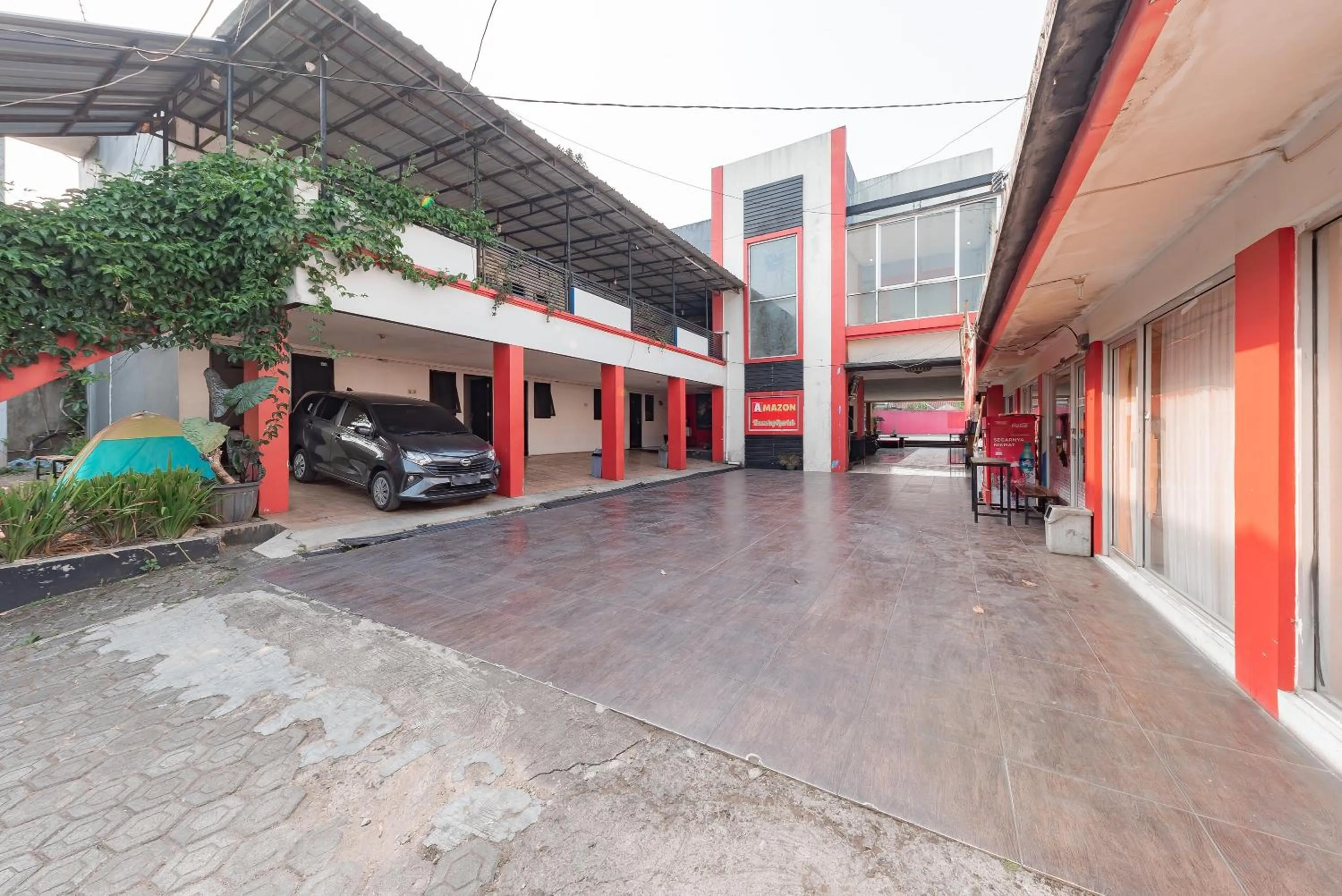 Parking in RedDoorz Syariah At Cibadak Sukabumi