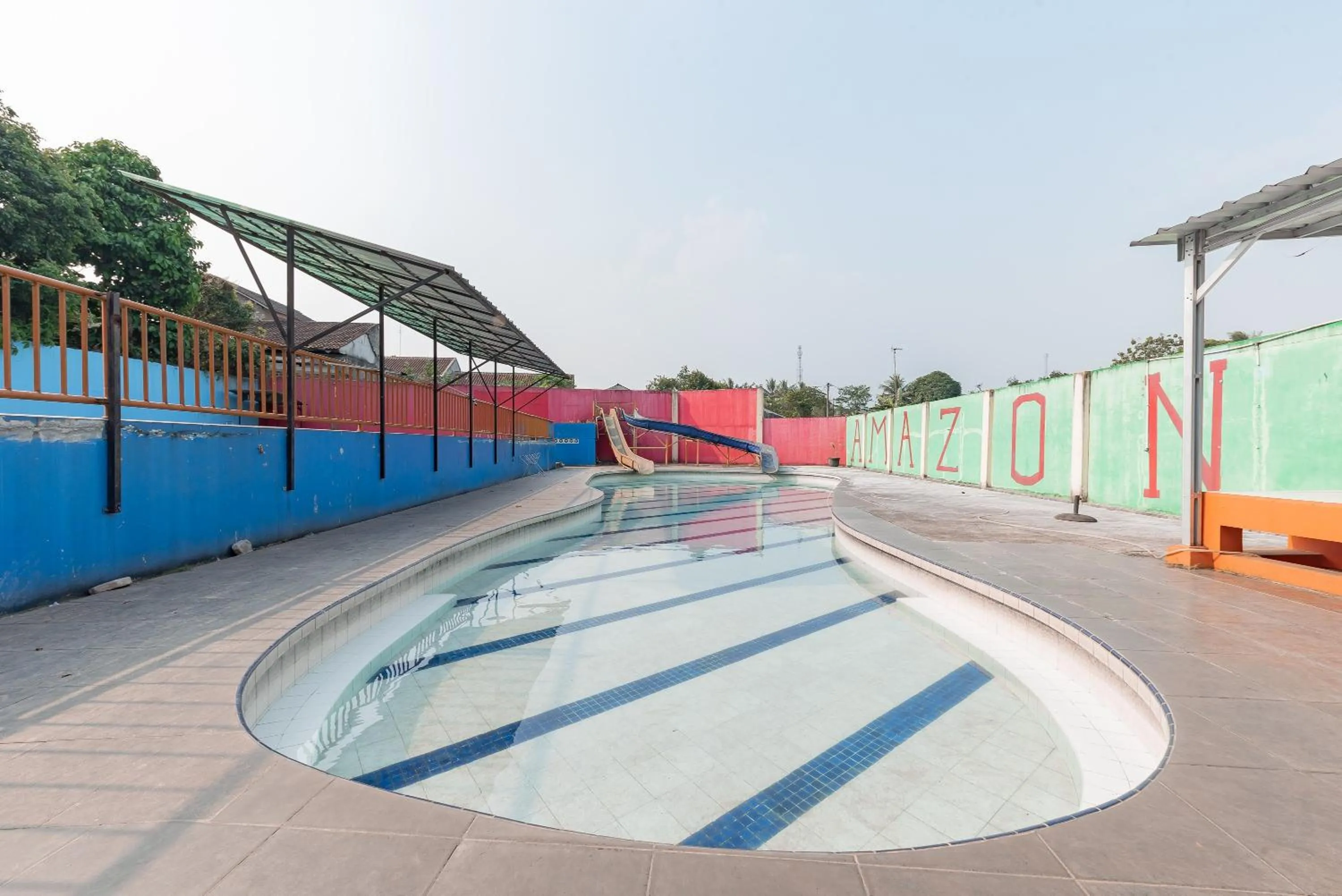 Swimming pool in RedDoorz Syariah At Cibadak Sukabumi