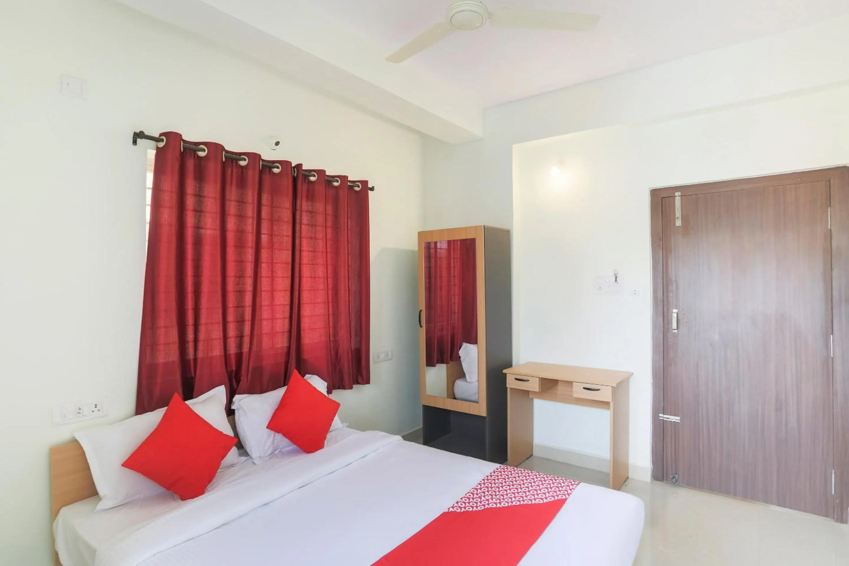 Bedroom, Bed in Super Hotel O Prashant Villa