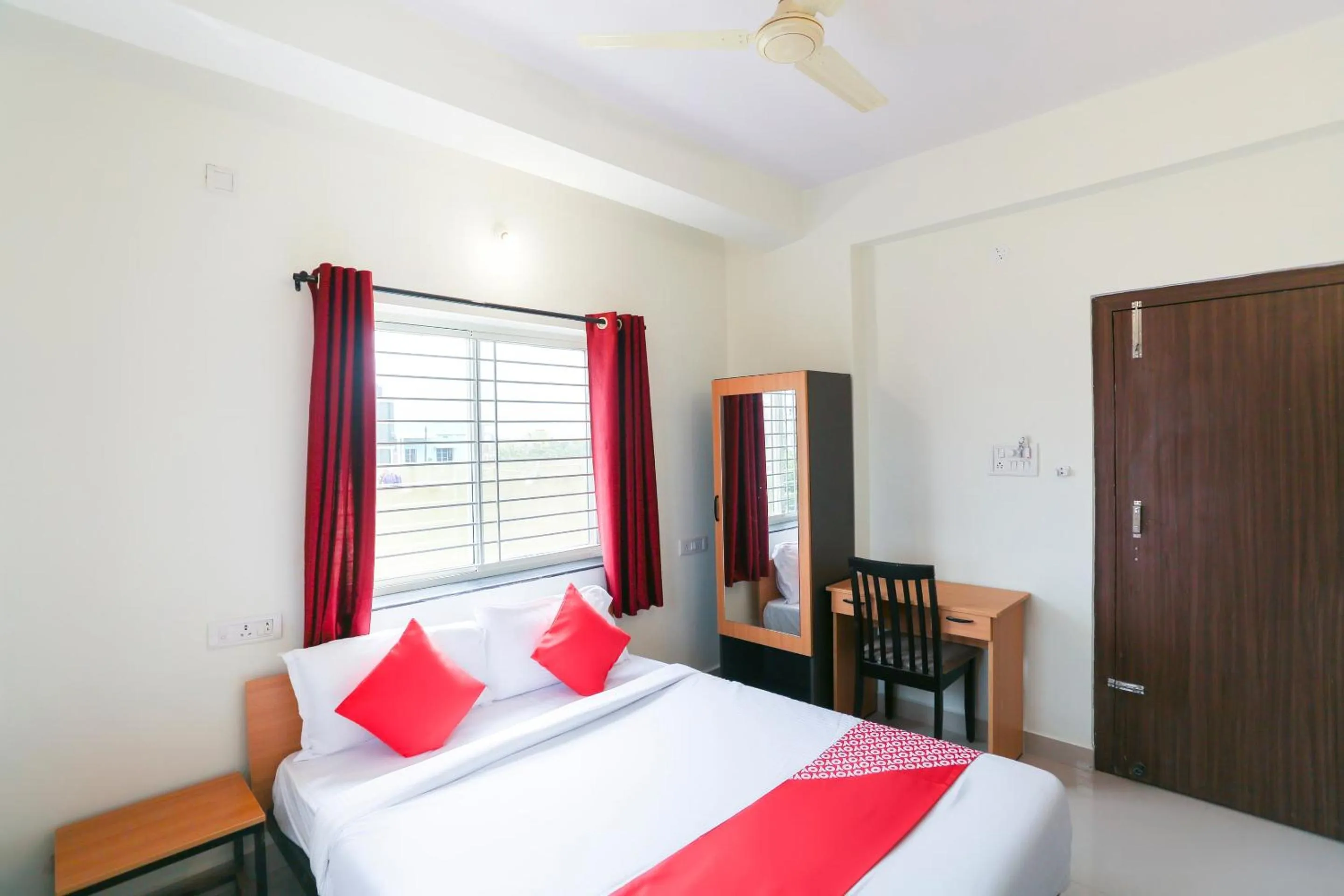 Bedroom, Bed in Super Hotel O Prashant Villa