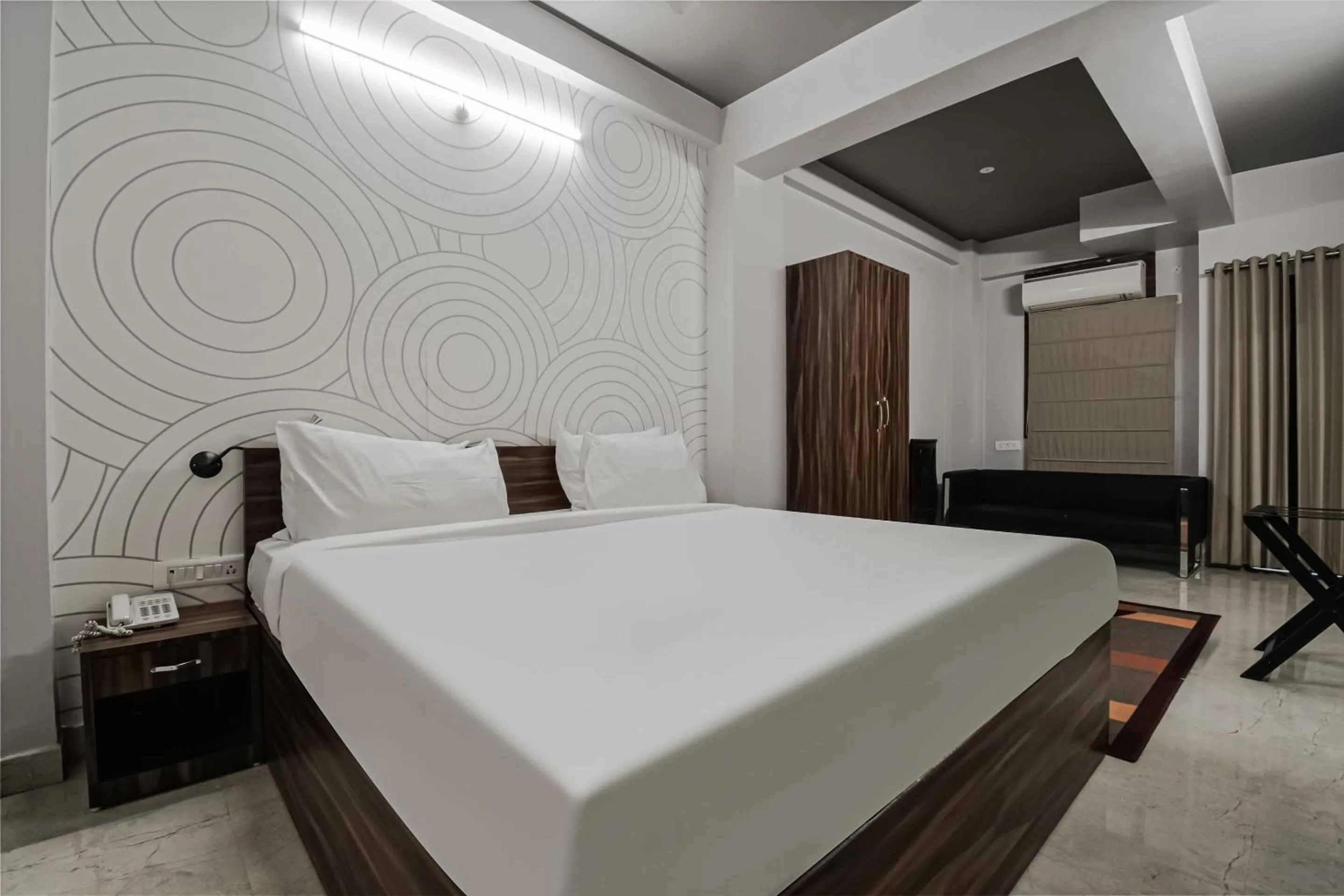 Bedroom, Bed in Super Townhouse Vidya Vihar